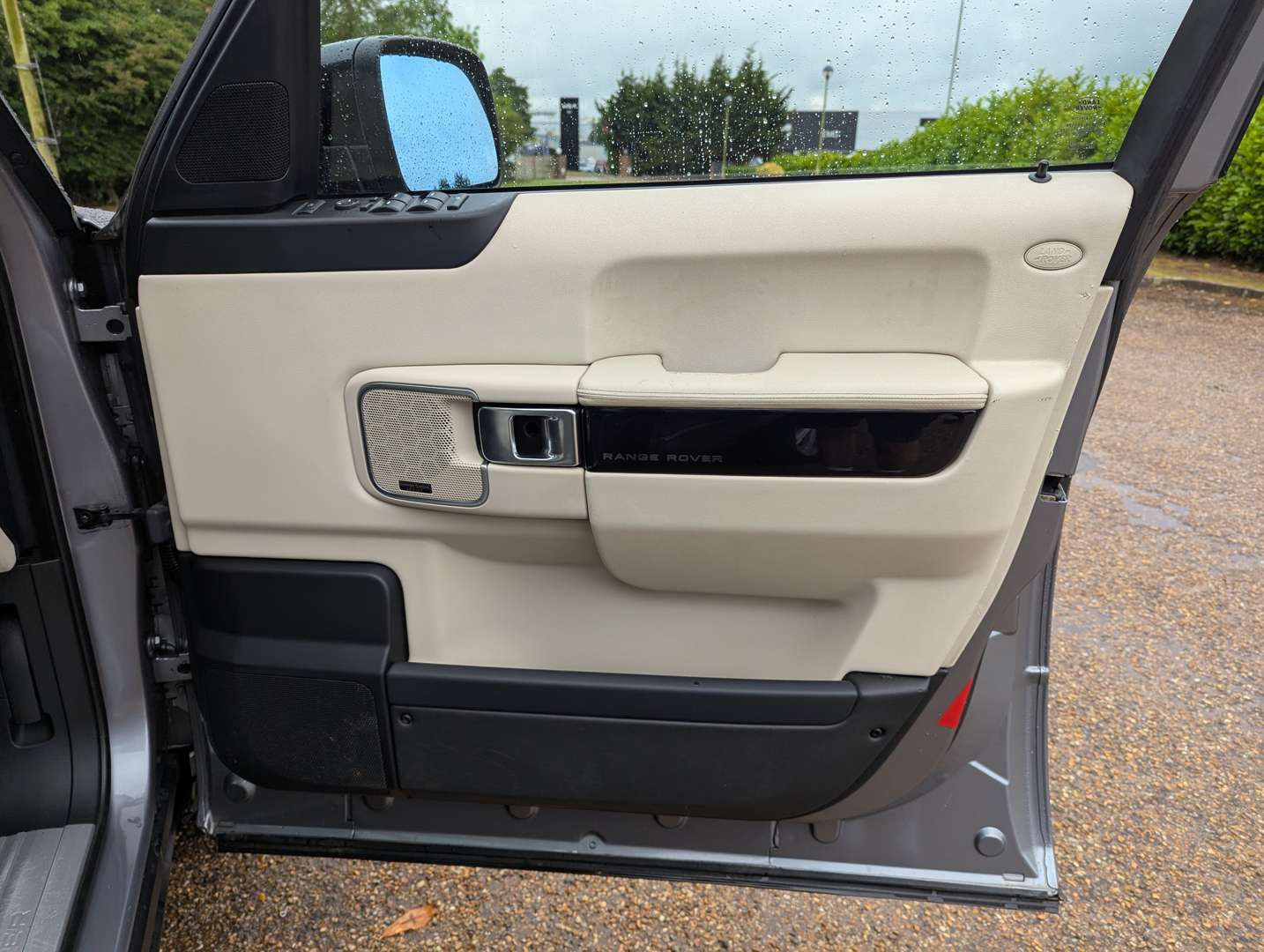<p>2011 RANGE ROVER VOGUE SE TDV8</p>