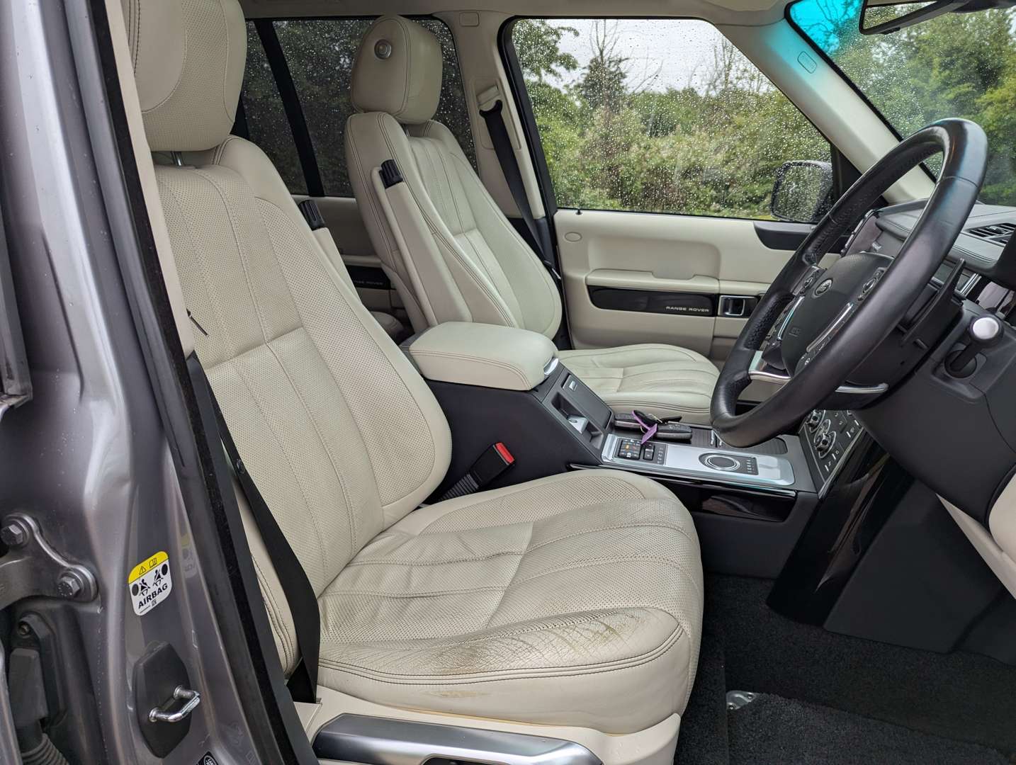 <p>2011 RANGE ROVER VOGUE SE TDV8</p>