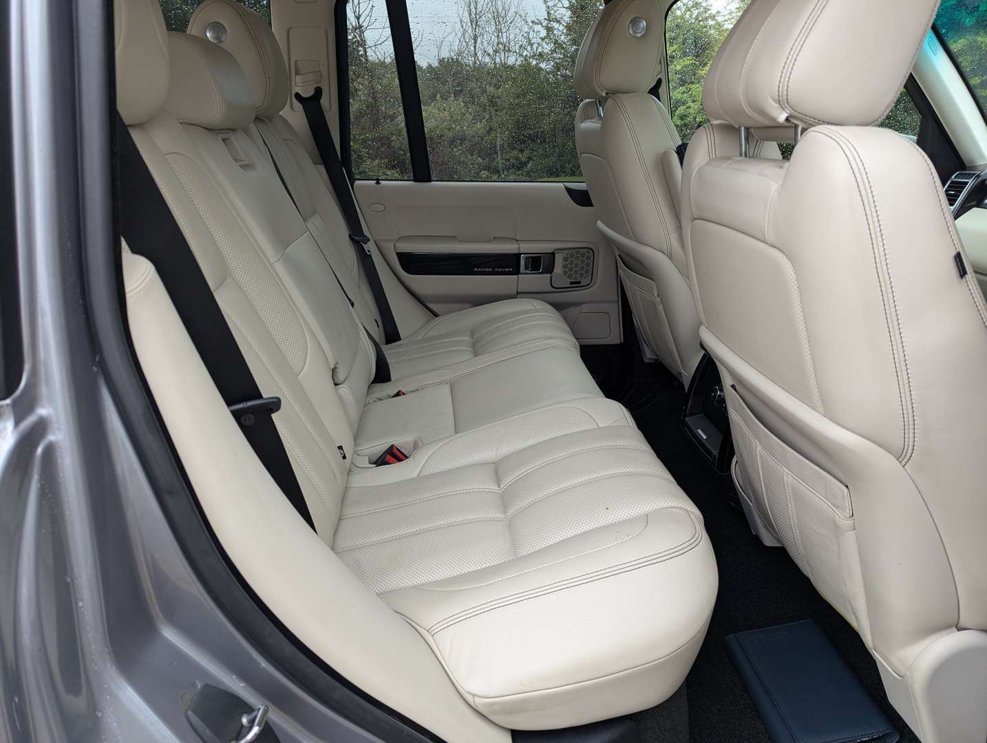 <p>2011 RANGE ROVER VOGUE SE TDV8</p>