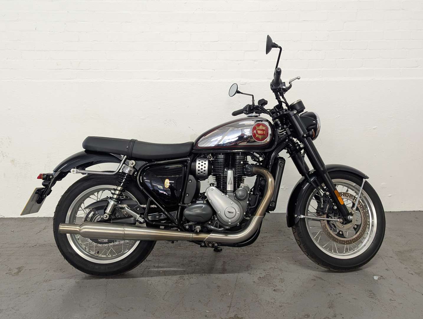 <p>2024 BSA GOLD STAR</p>