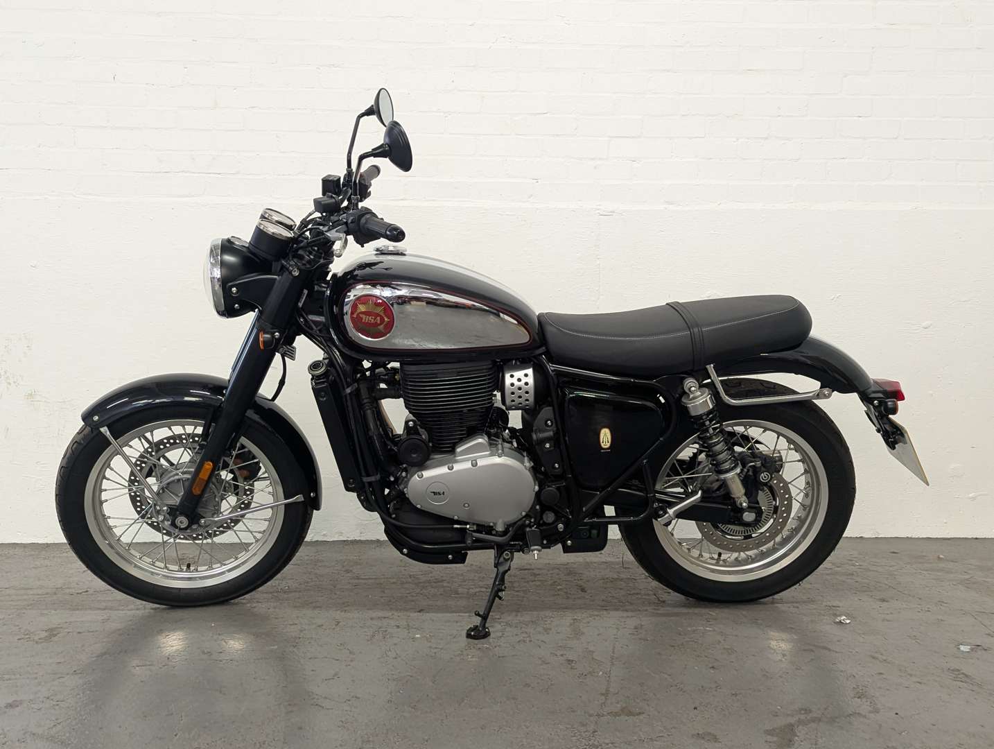 <p>2024 BSA GOLD STAR</p>