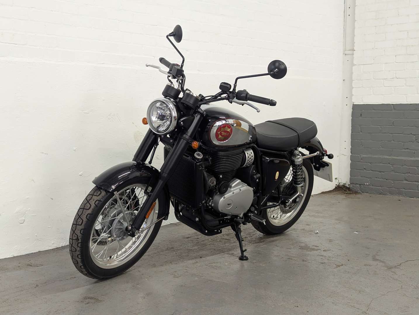 <p>2024 BSA GOLD STAR</p>