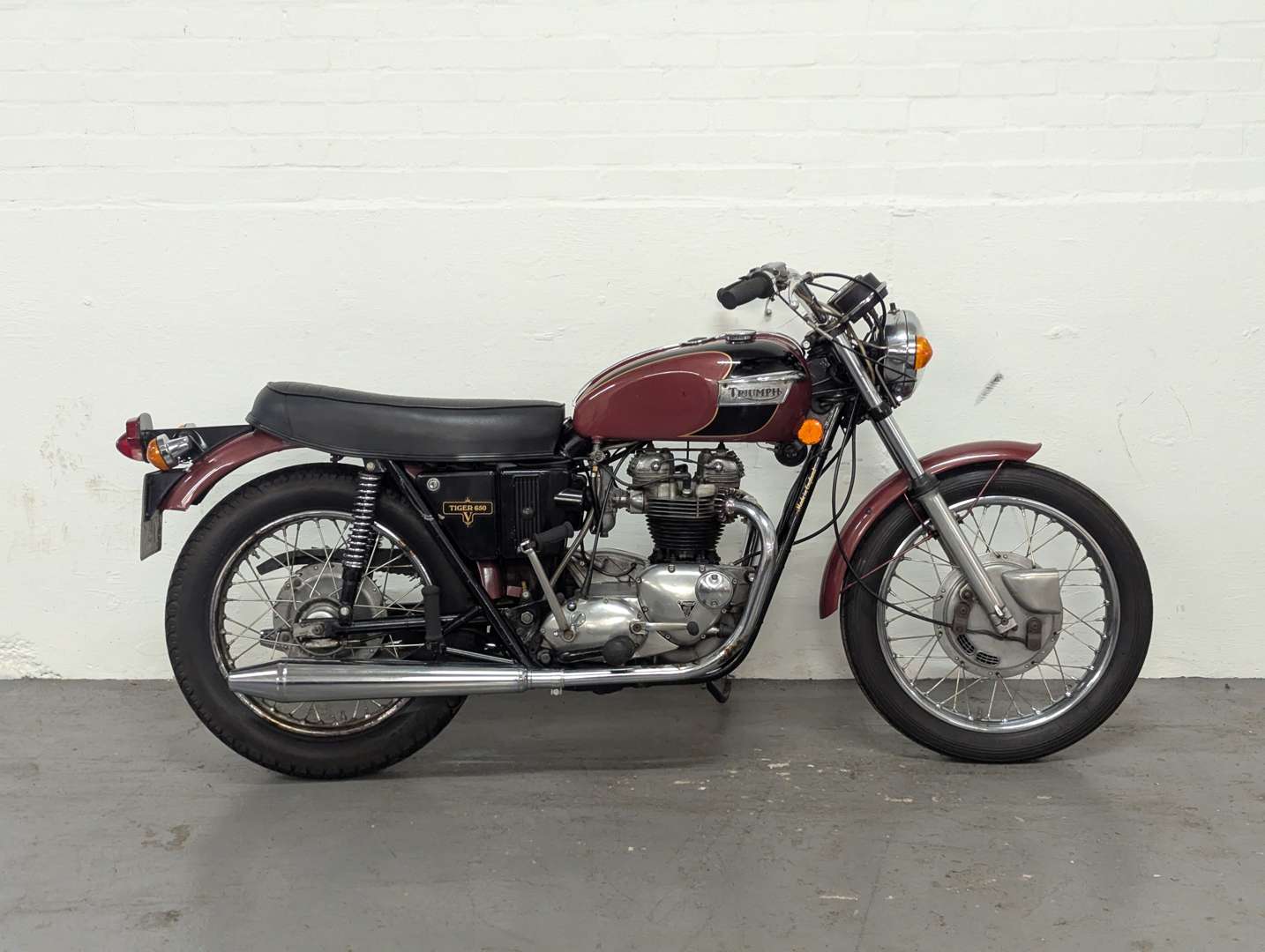 <p>1972 TRIUMPH TIGER TR6</p>