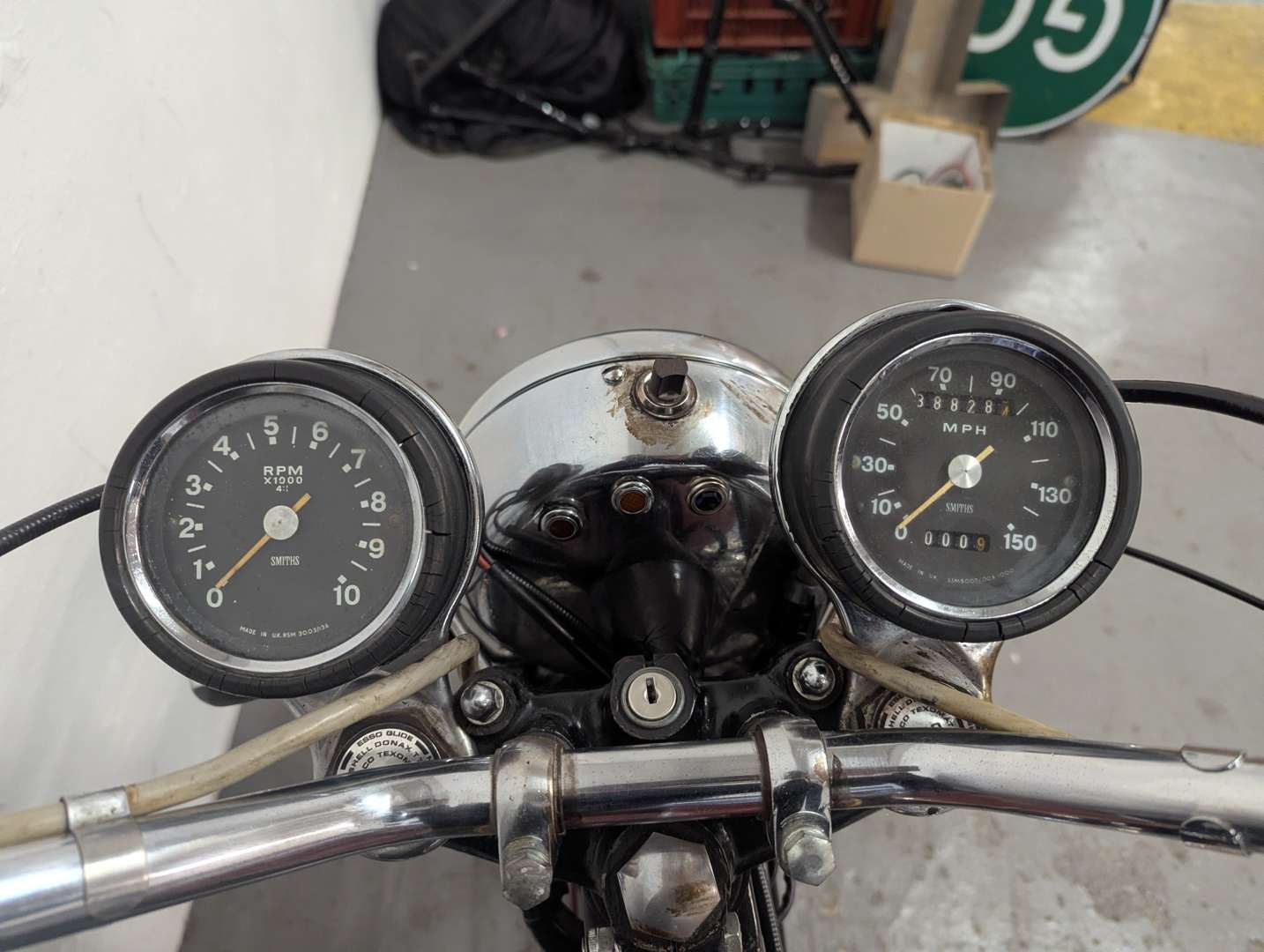 <p>1972 TRIUMPH TIGER TR6</p>