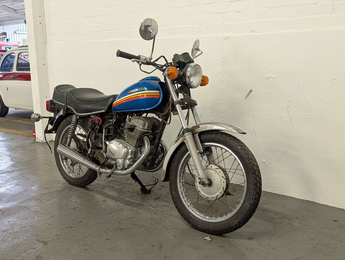 <p>1981 HONDA CM200T</p>
