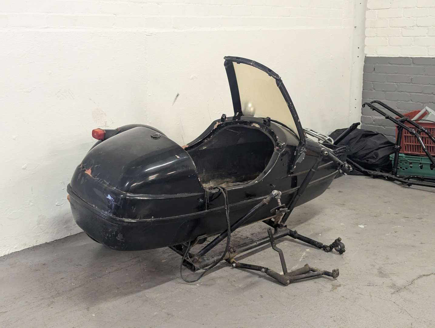 <p>MOTORCYCLE SIDECAR</p>