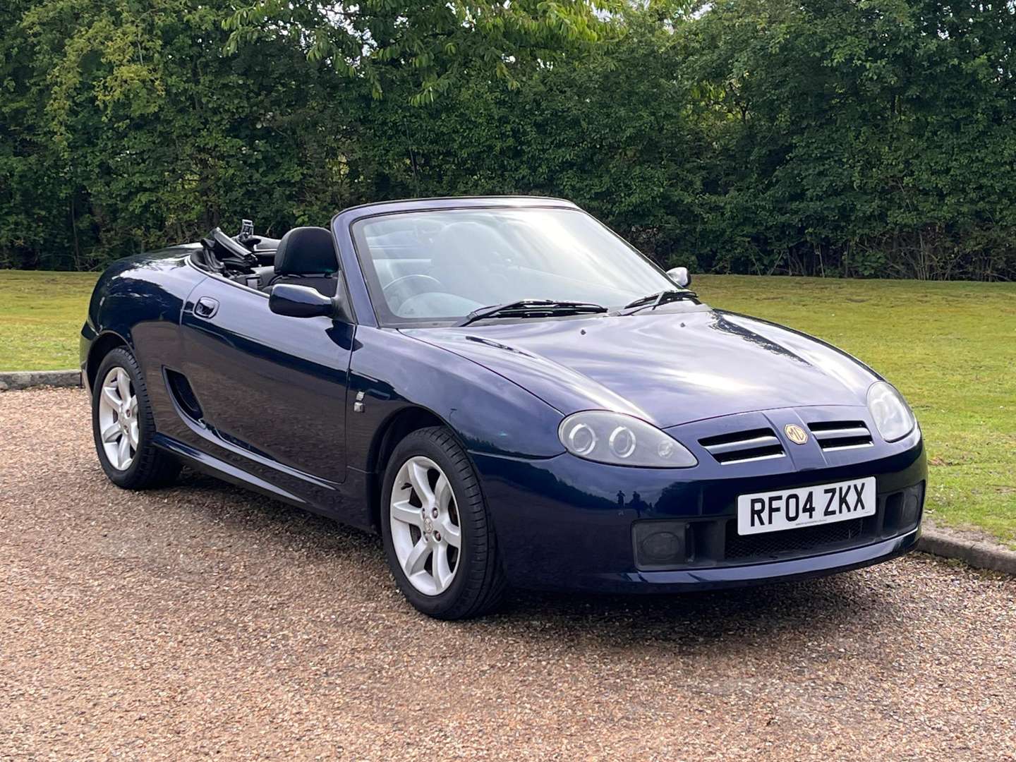 <p>2004 MG TF</p>