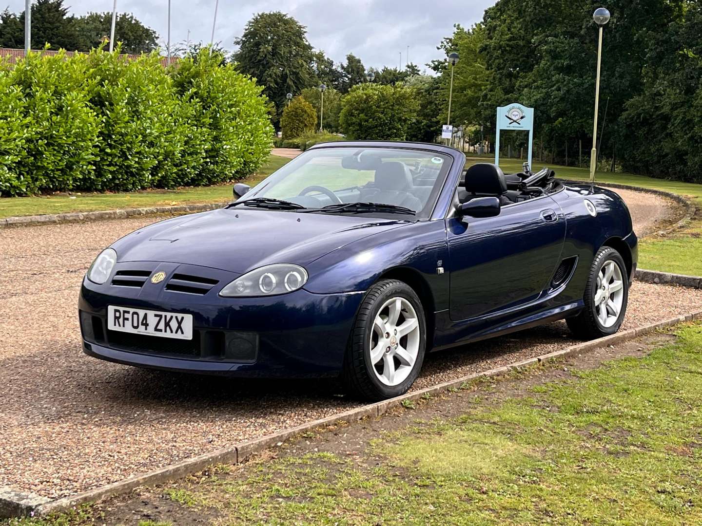 <p>2004 MG TF</p>