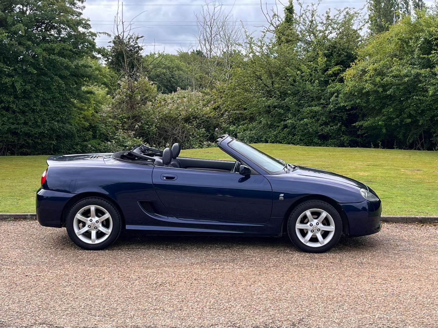 <p>2004 MG TF</p>