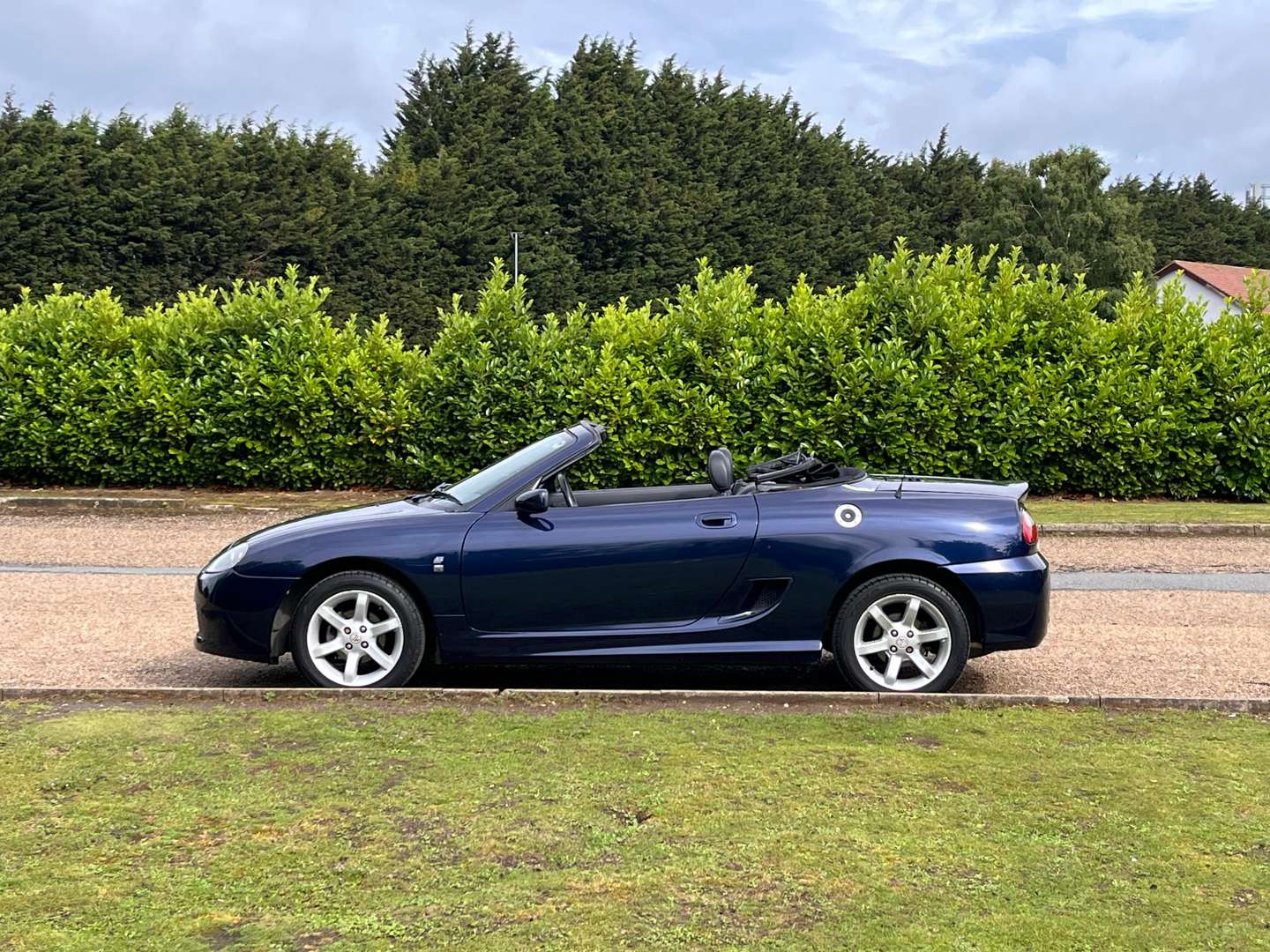 <p>2004 MG TF</p>