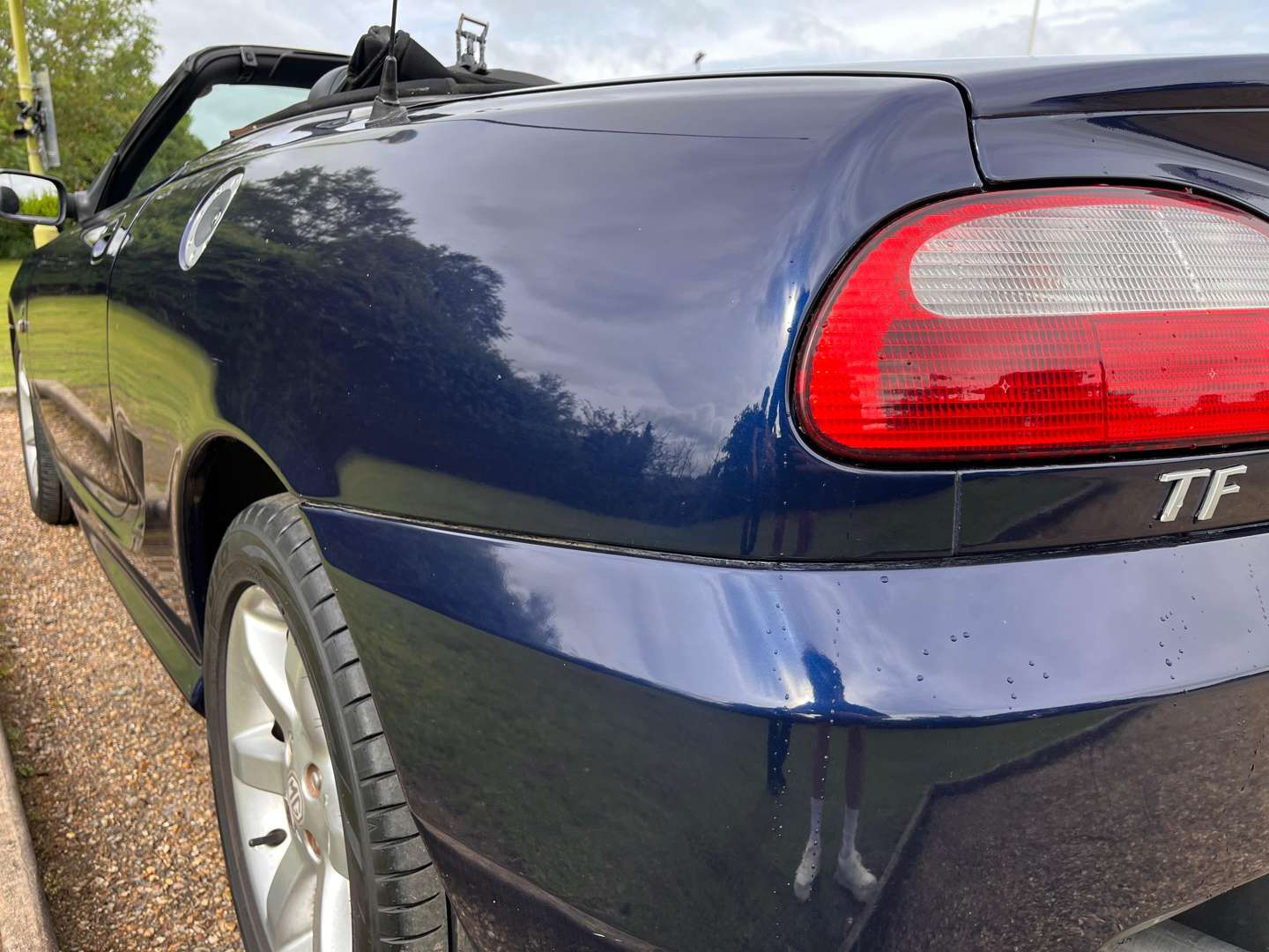 <p>2004 MG TF</p>