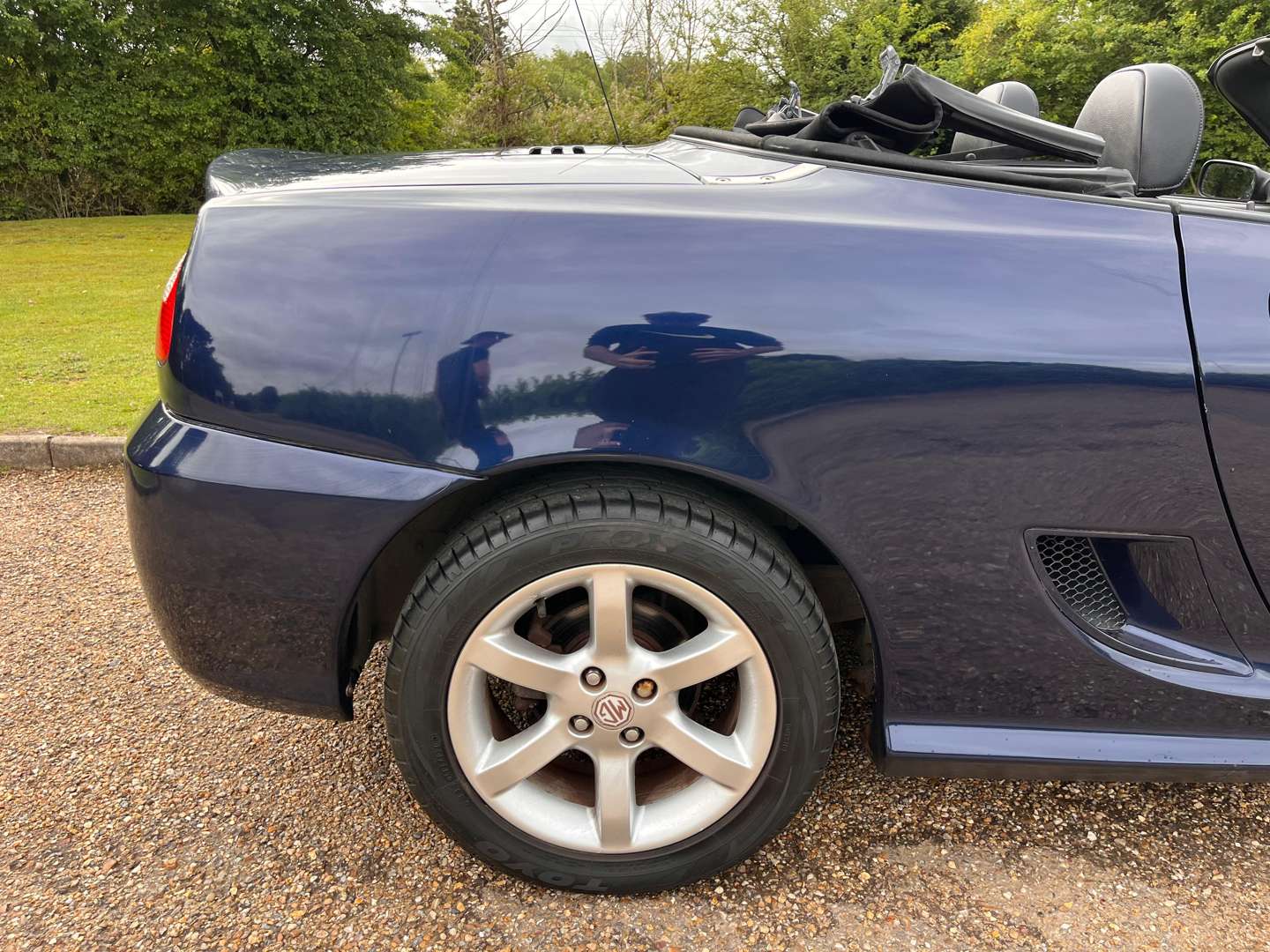 <p>2004 MG TF</p>