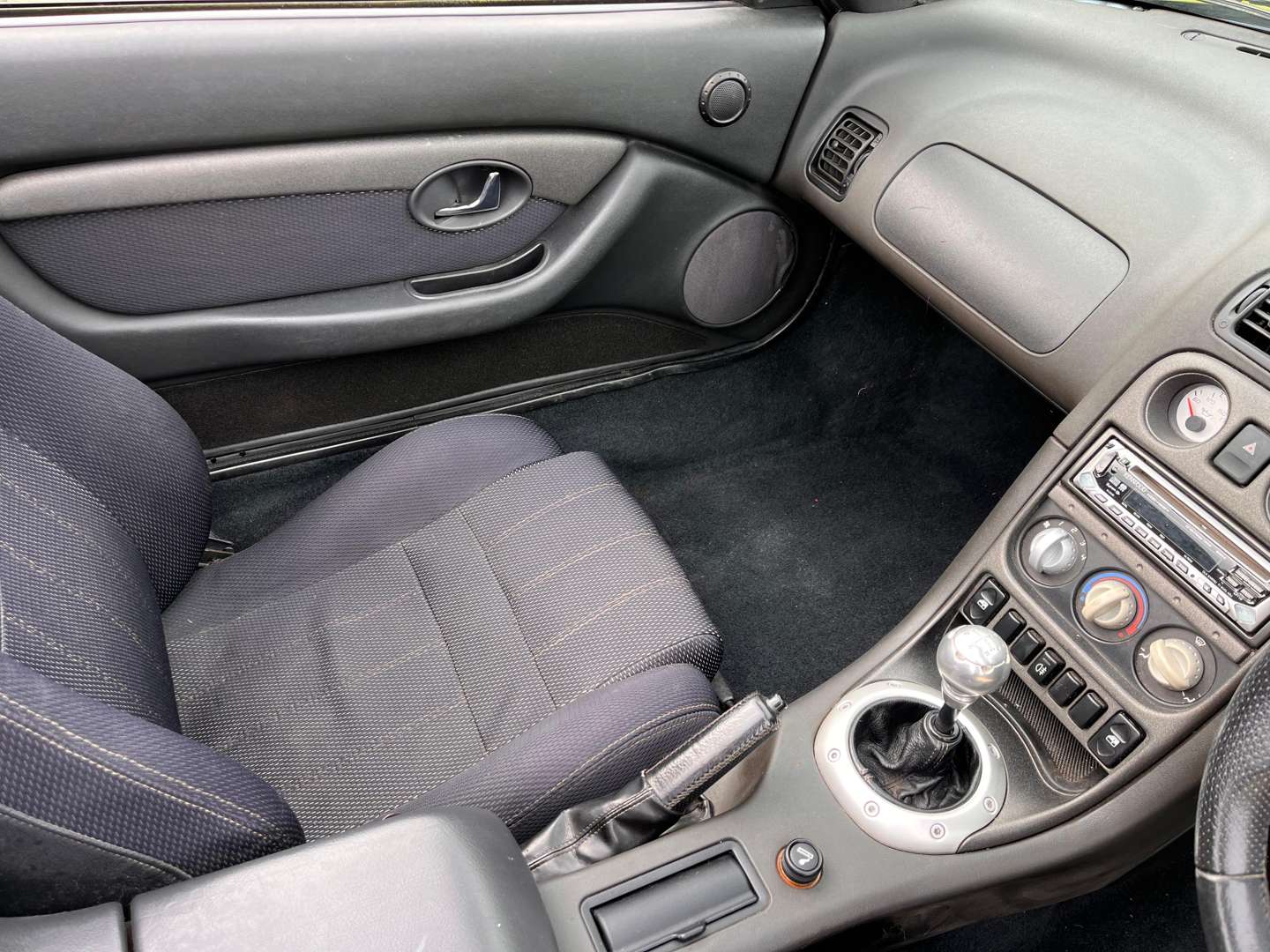 <p>2004 MG TF</p>