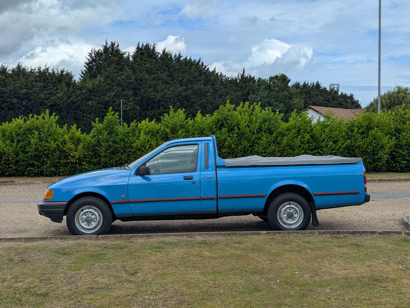 <p>1992 FORD P100 TURBO DIESEL</p>