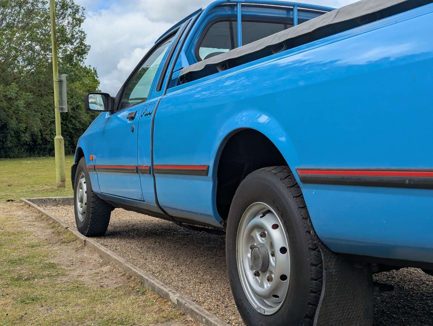 <p>1992 FORD P100 TURBO DIESEL</p>