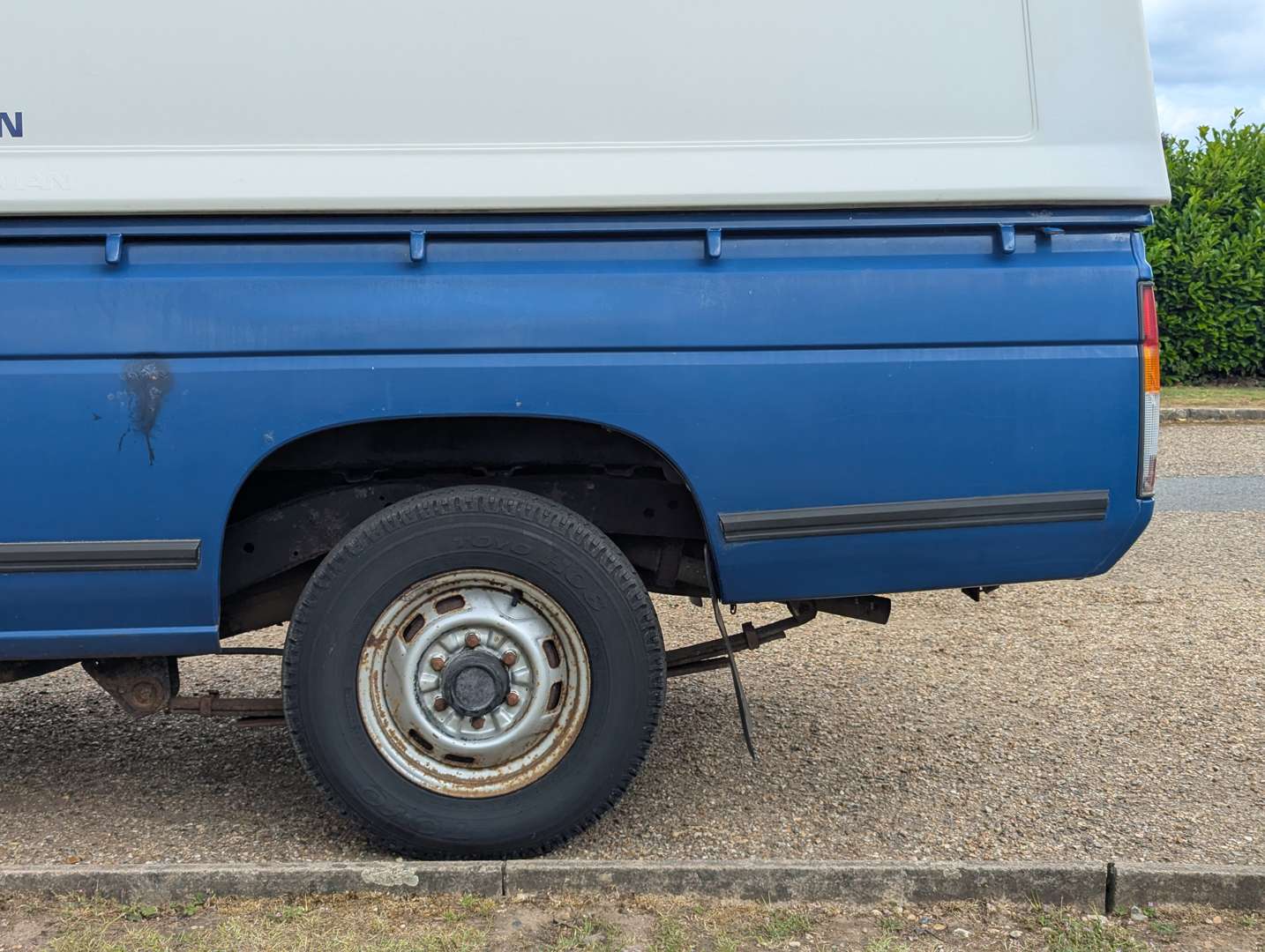 <p>1996 NISSAN NAVARA 1-TON PICK-UP</p>