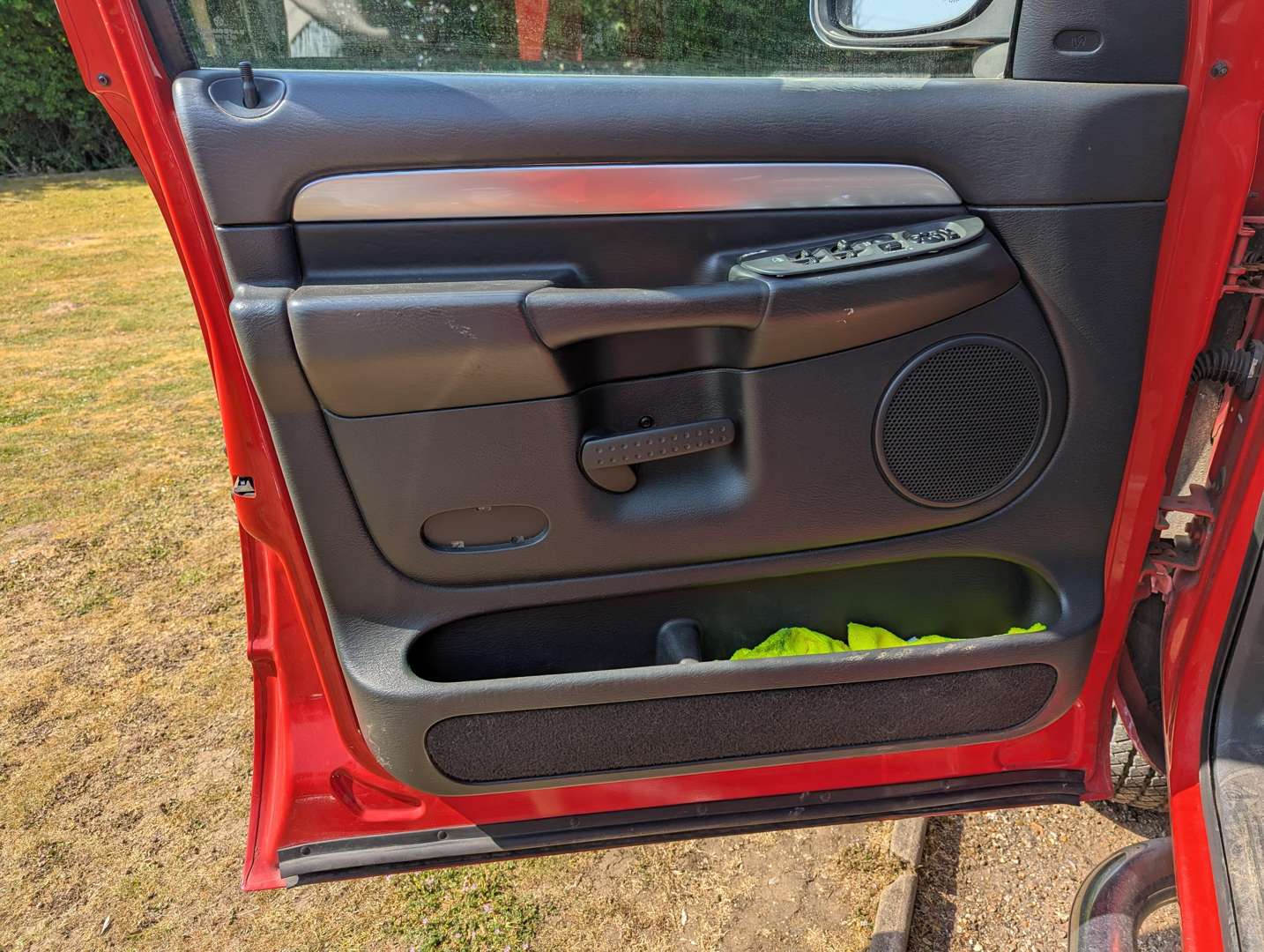 <p>2004 DODGE RAM 1500 QUAD CAB</p>