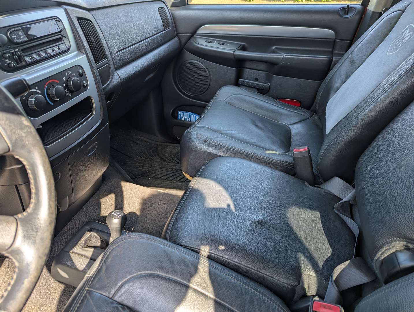 <p>2004 DODGE RAM 1500 QUAD CAB</p>