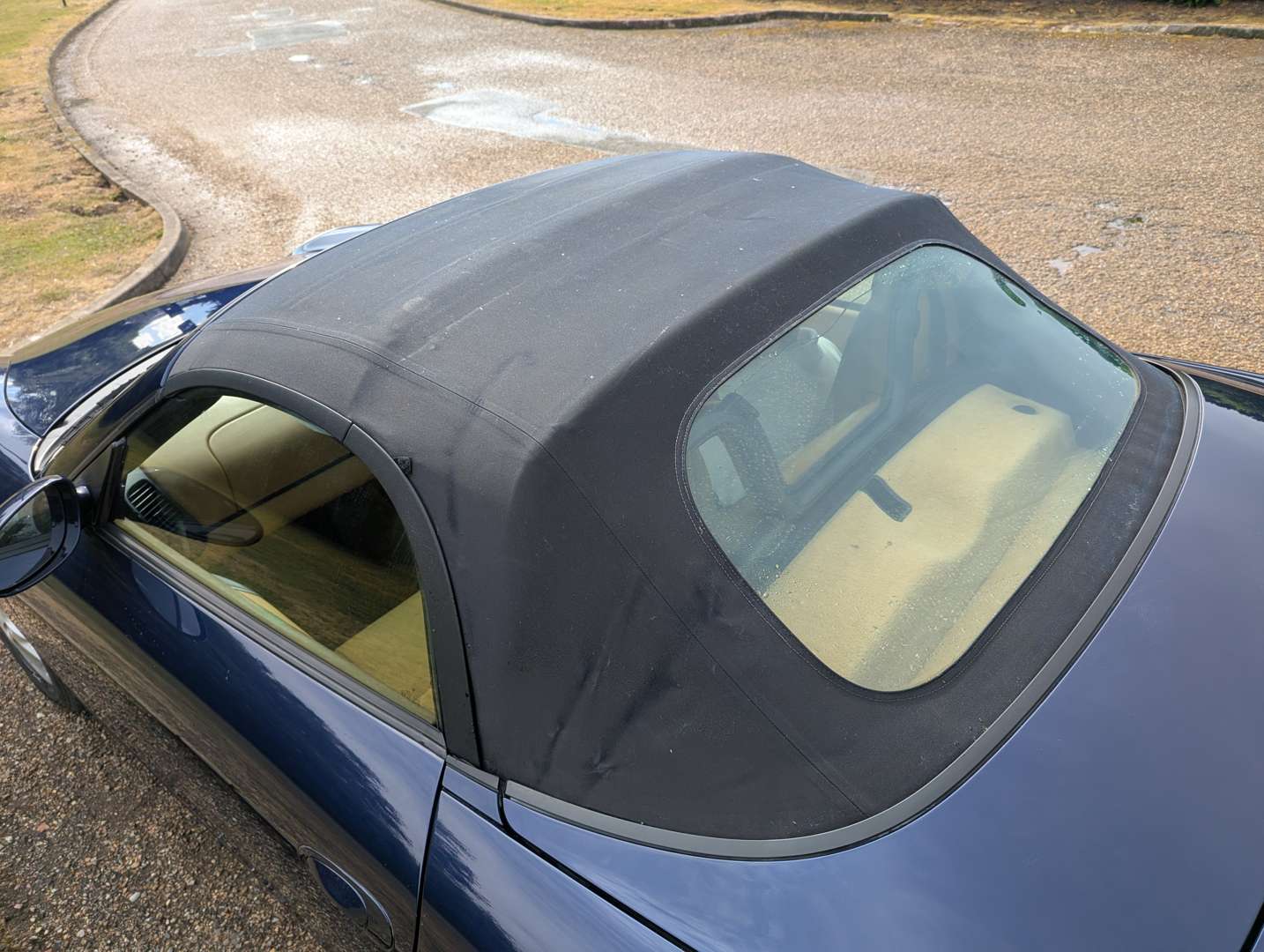 <p>2001 PORSCHE BOXSTER 2.7</p>