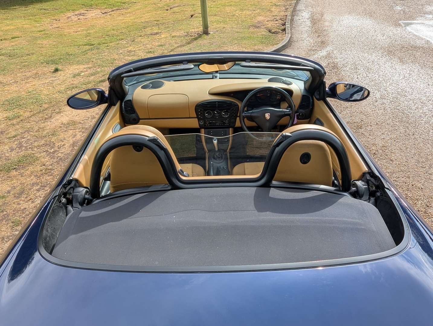 <p>2001 PORSCHE BOXSTER 2.7</p>