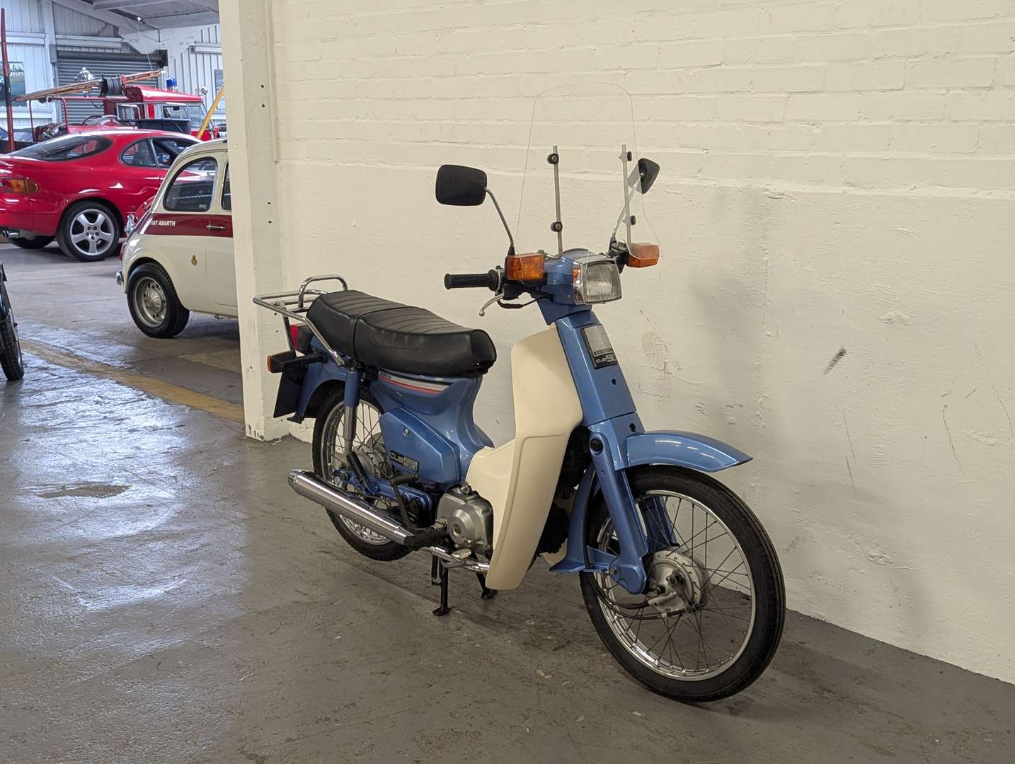 <p>1996 HONDA C90 CUB</p>