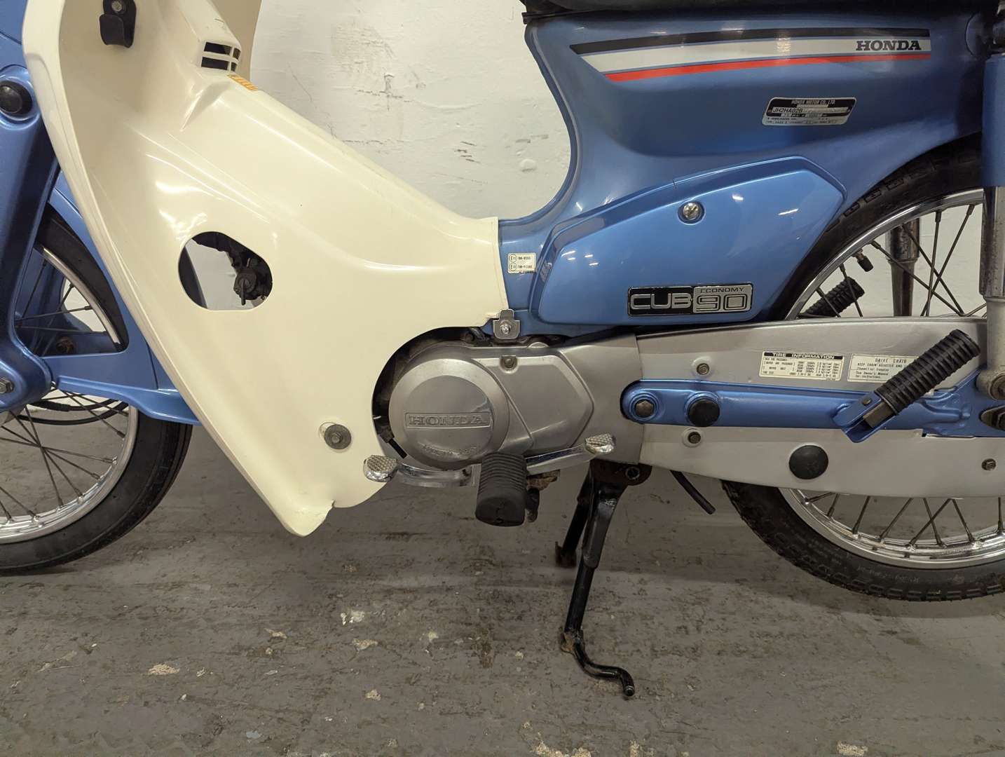 <p>1996 HONDA C90 CUB</p>