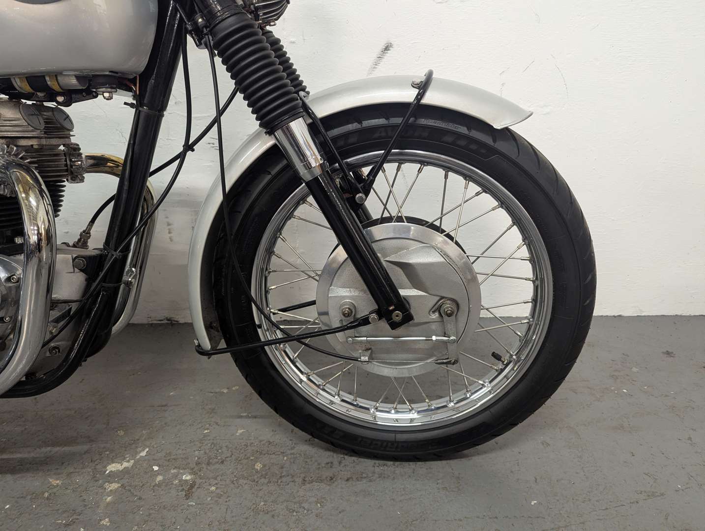 <p>1968 TRIUMPH BONNEVILLE</p>