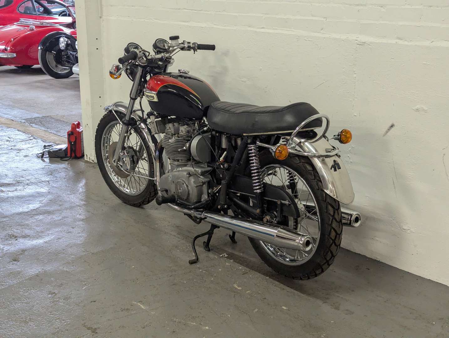 <p>TRIUMPH</p>