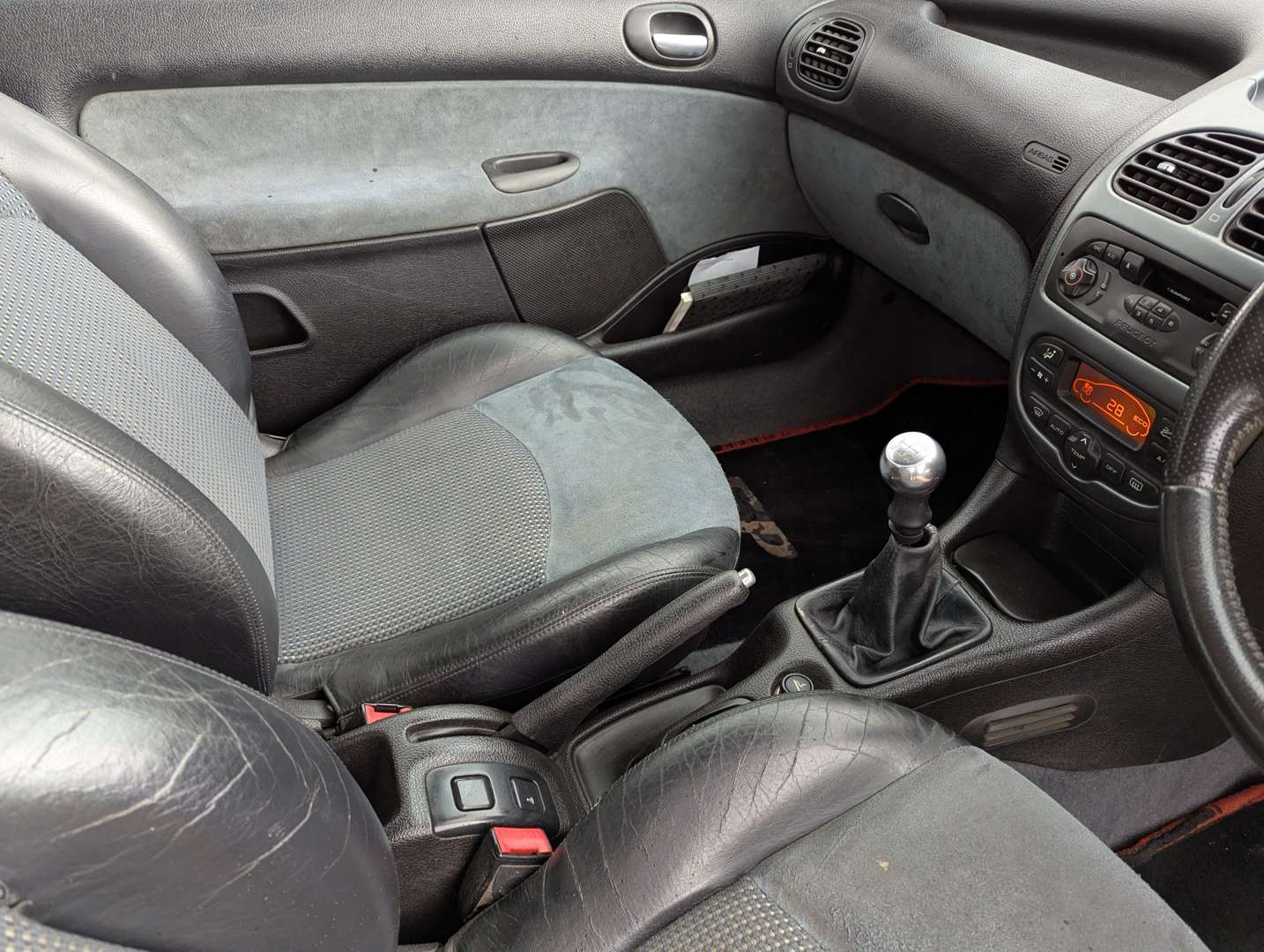 <p>1999 PEUGEOT 206 GTI</p>