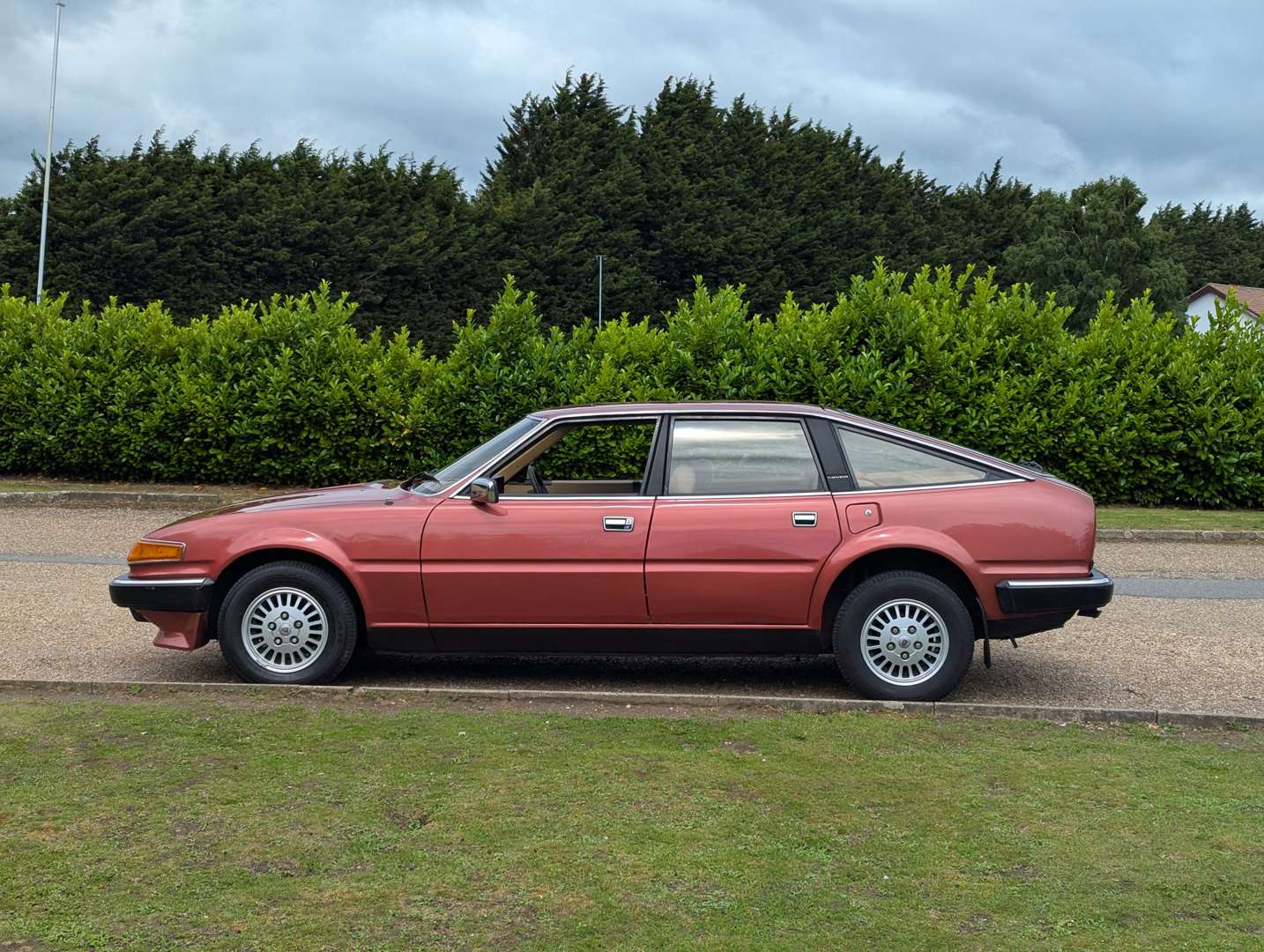 <p>1982 ROVER SD1 2300S AUTO</p>