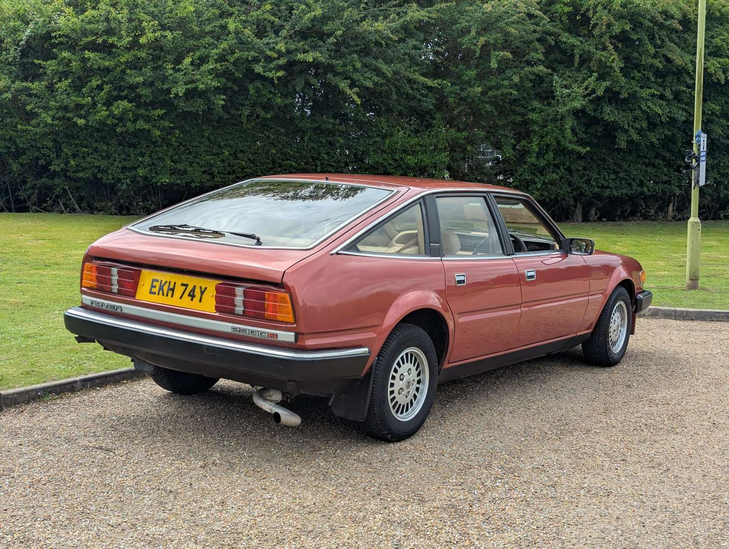 <p>1982 ROVER SD1 2300S AUTO</p>