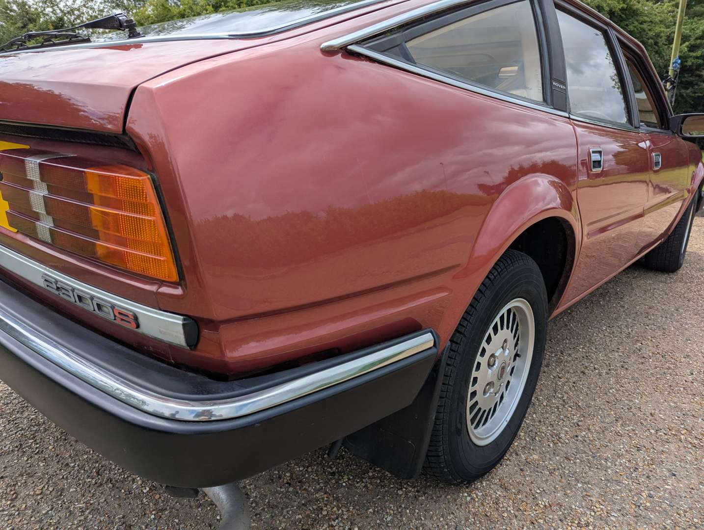<p>1982 ROVER SD1 2300S AUTO</p>