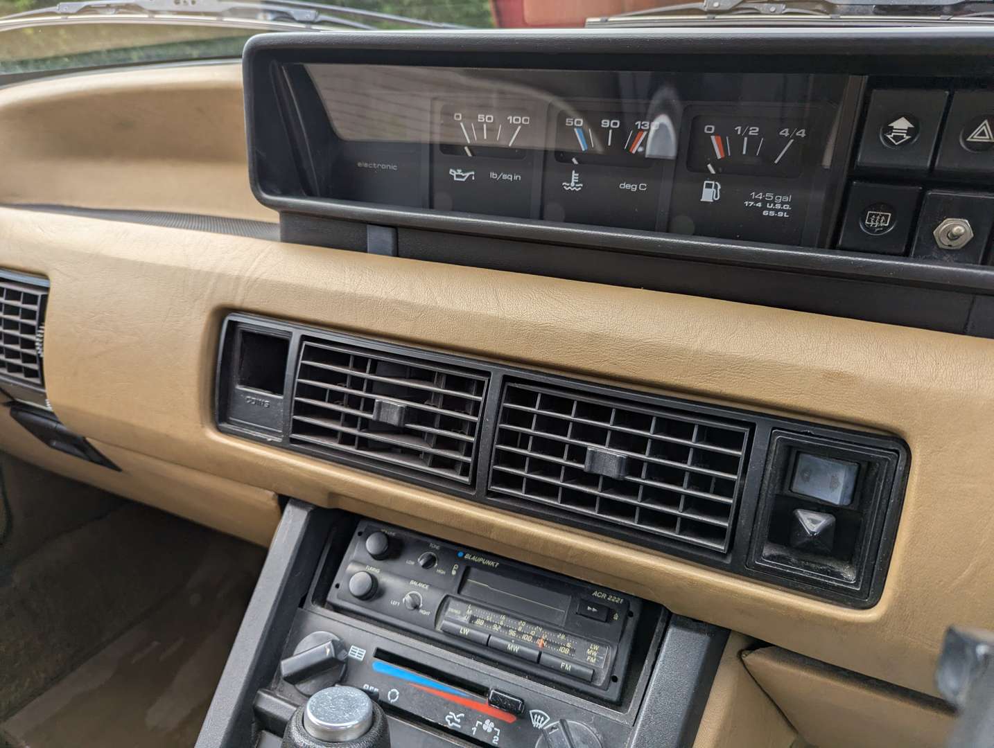 <p>1982 ROVER SD1 2300S AUTO</p>
