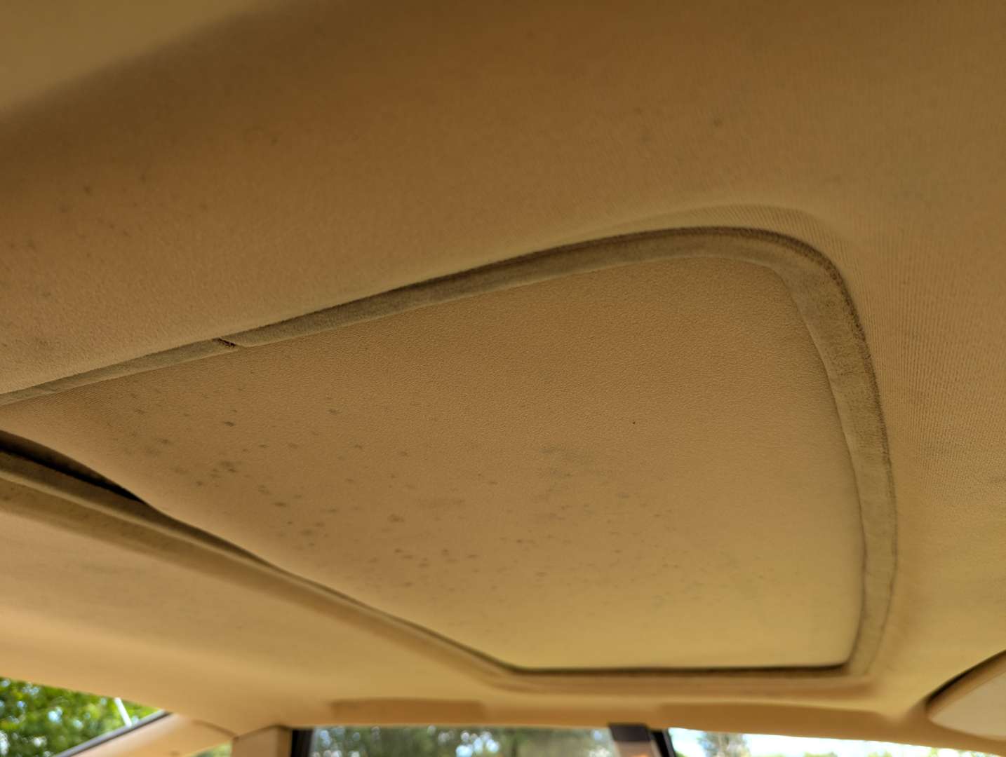 <p>1982 ROVER SD1 2300S AUTO</p>