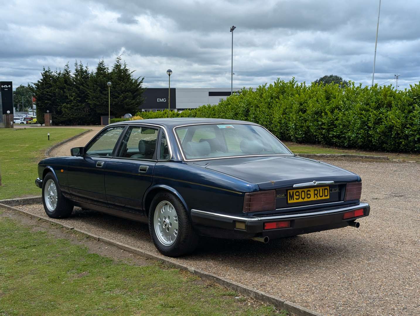 <p>1994 JAGUAR XJ6 GOLD AUTO</p>