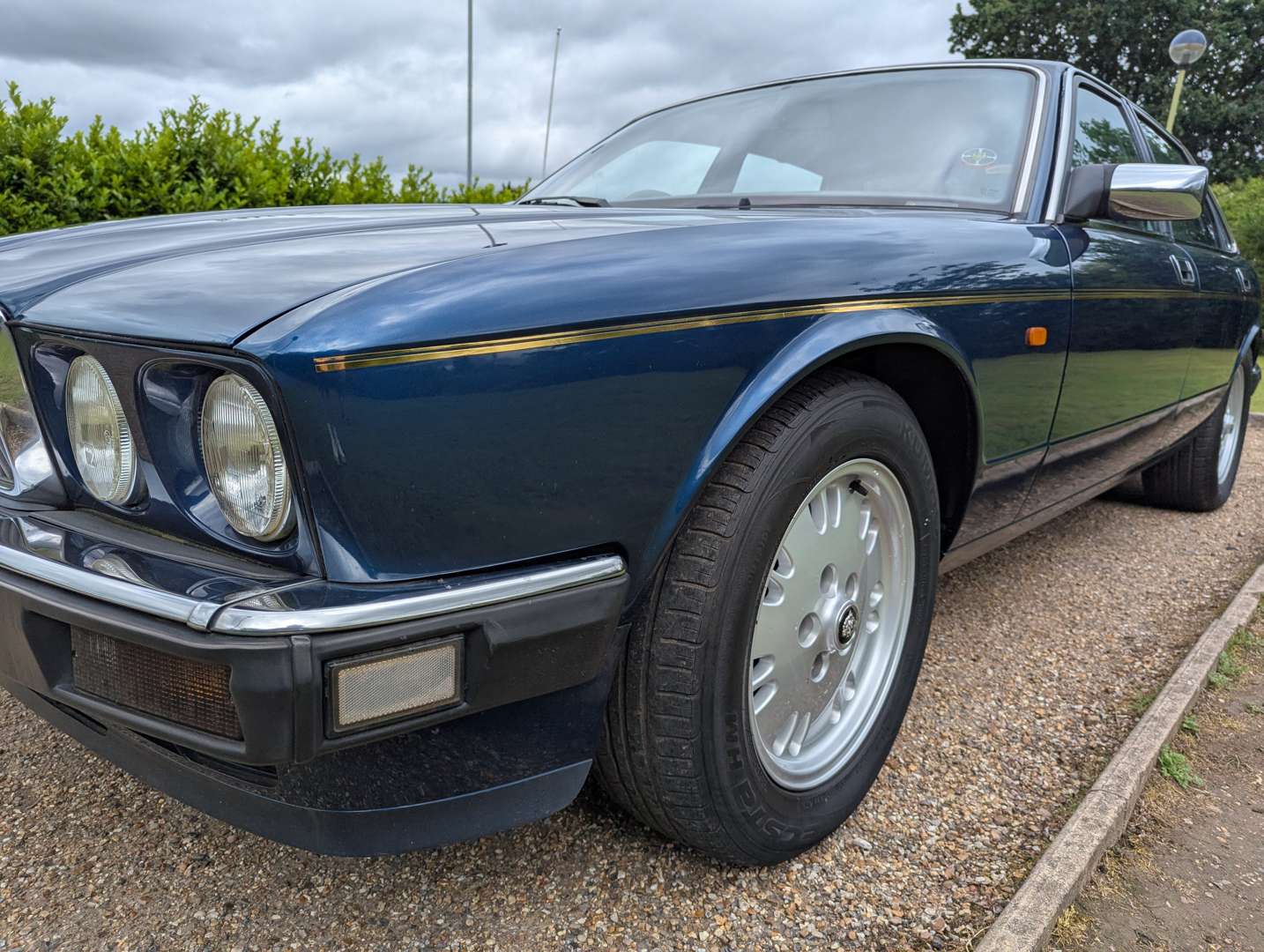 <p>1994 JAGUAR XJ6 GOLD AUTO</p>