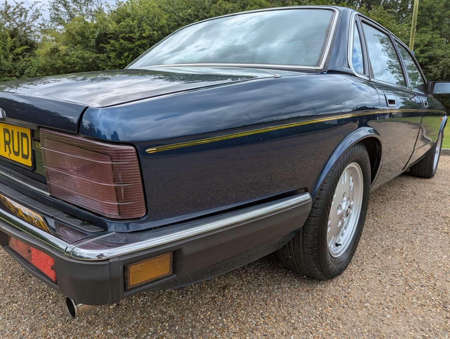 <p>1994 JAGUAR XJ6 GOLD AUTO</p>