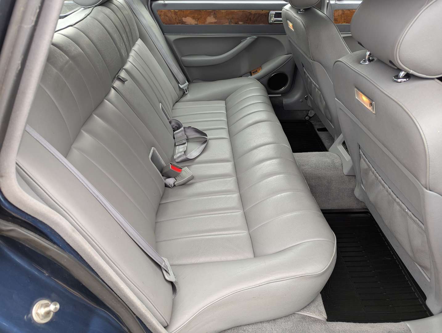 <p>1994 JAGUAR XJ6 GOLD AUTO</p>