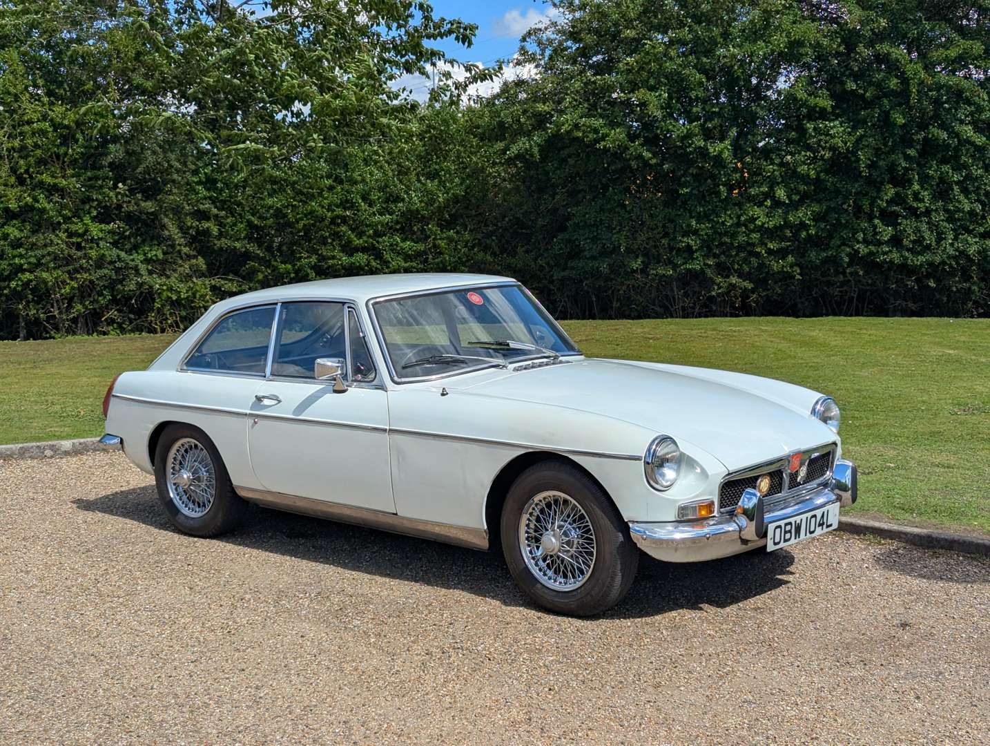 <p>1973 MG B GT AUTO</p>