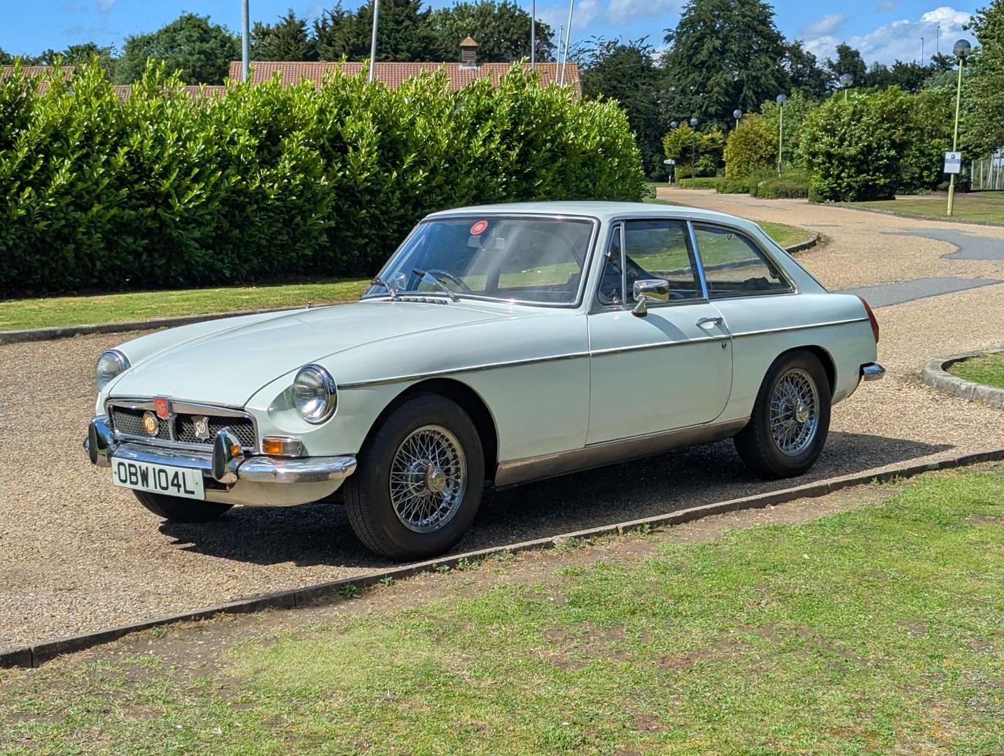 <p>1973 MG B GT AUTO</p>