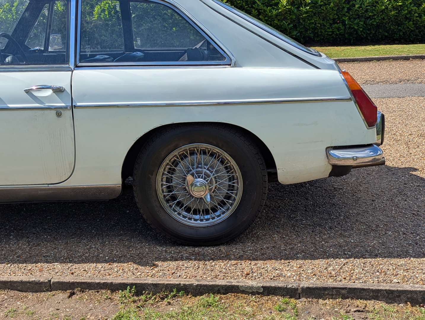 <p>1973 MG B GT AUTO</p>