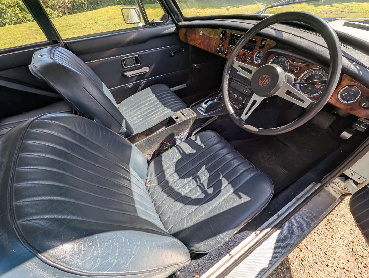 <p>1973 MG B GT AUTO</p>