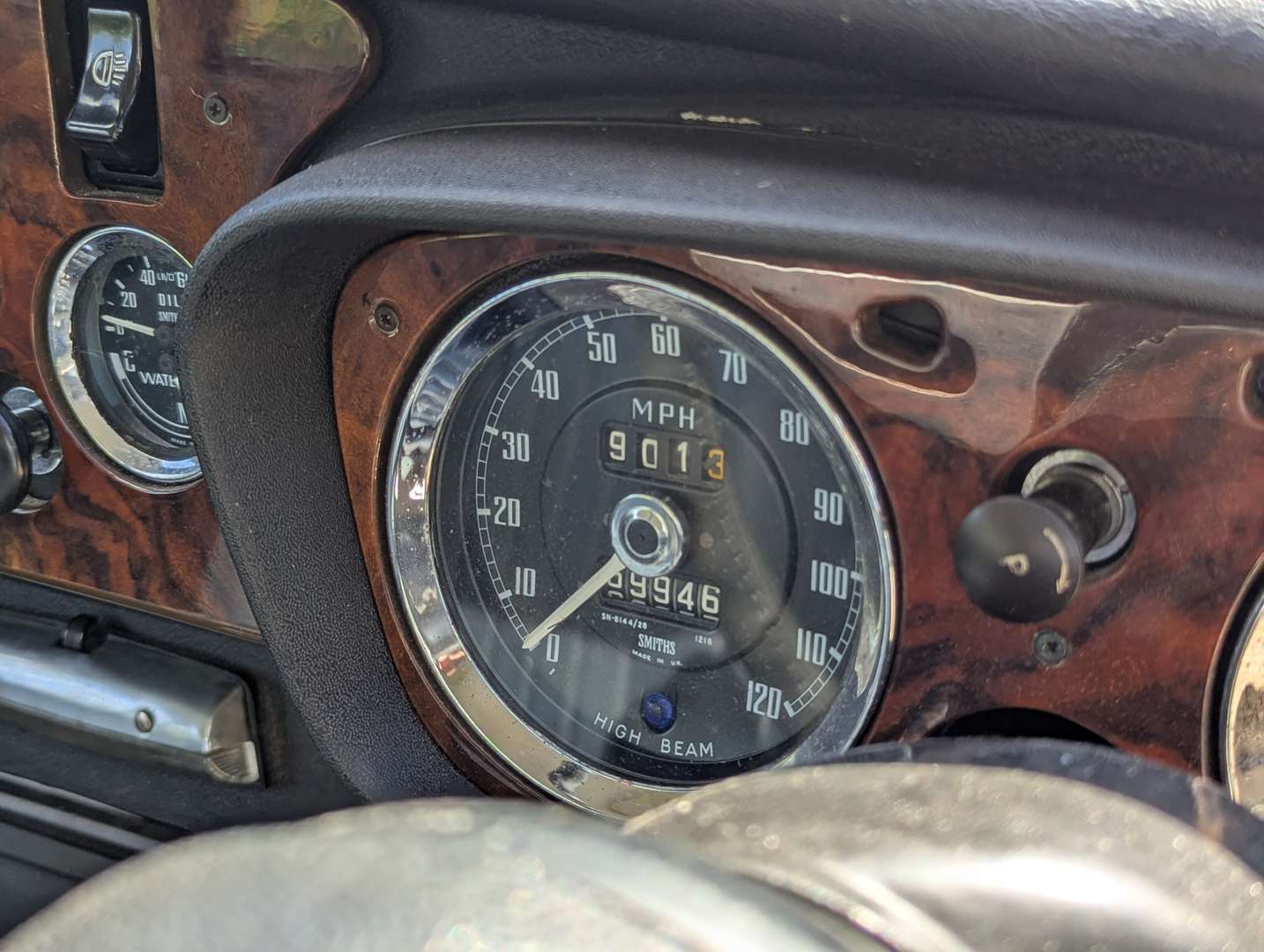 <p>1973 MG B GT AUTO</p>