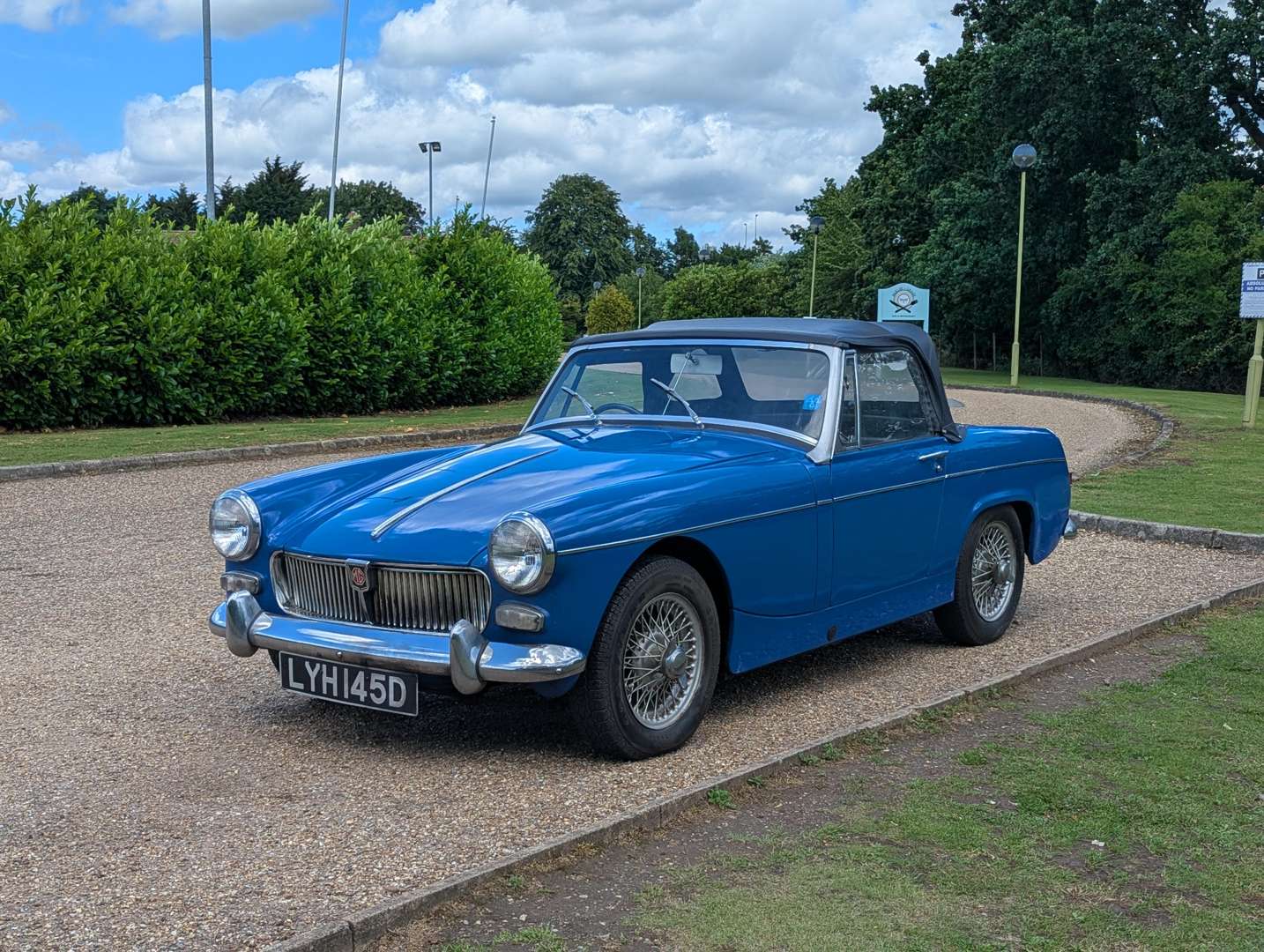 <p>1966 MG MIDGET</p>
