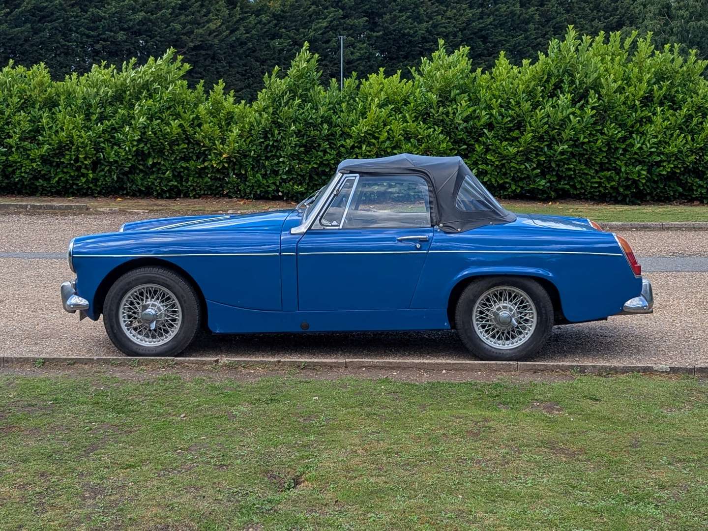 <p>1966 MG MIDGET</p>