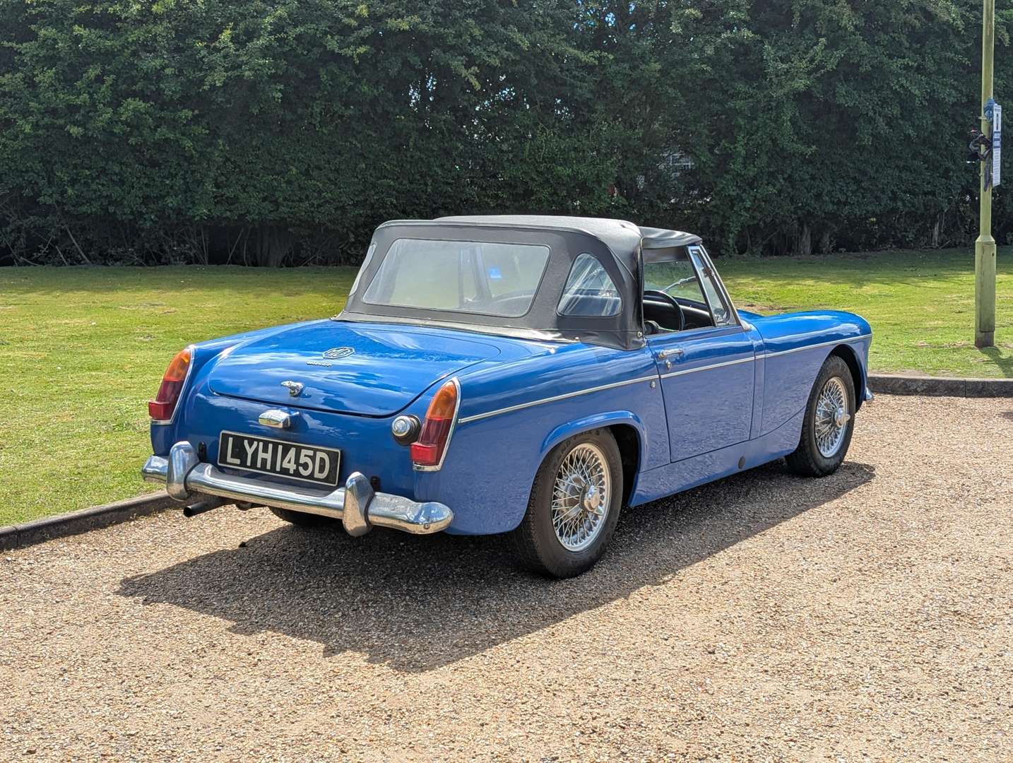 <p>1966 MG MIDGET</p>