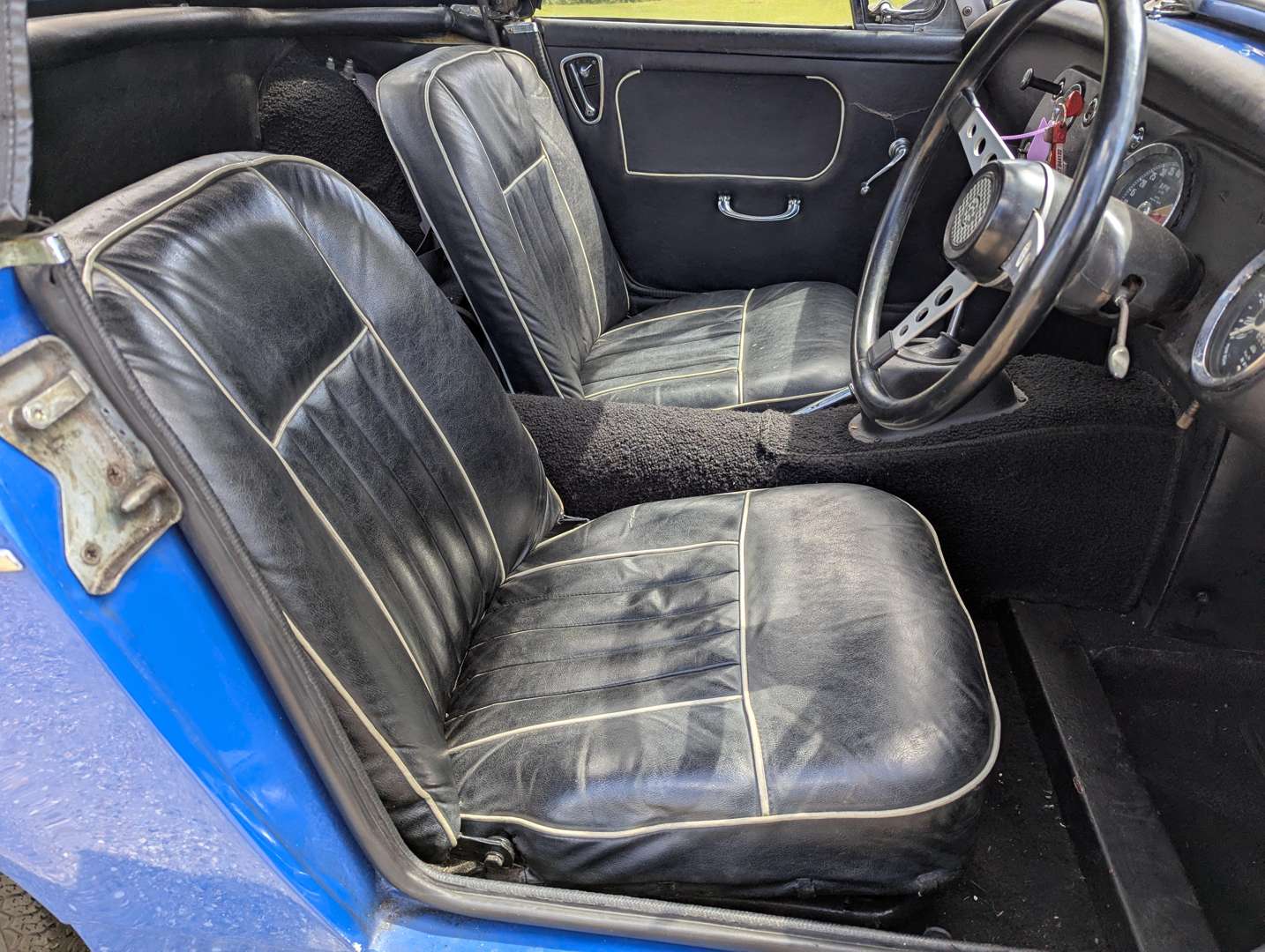 <p>1966 MG MIDGET</p>