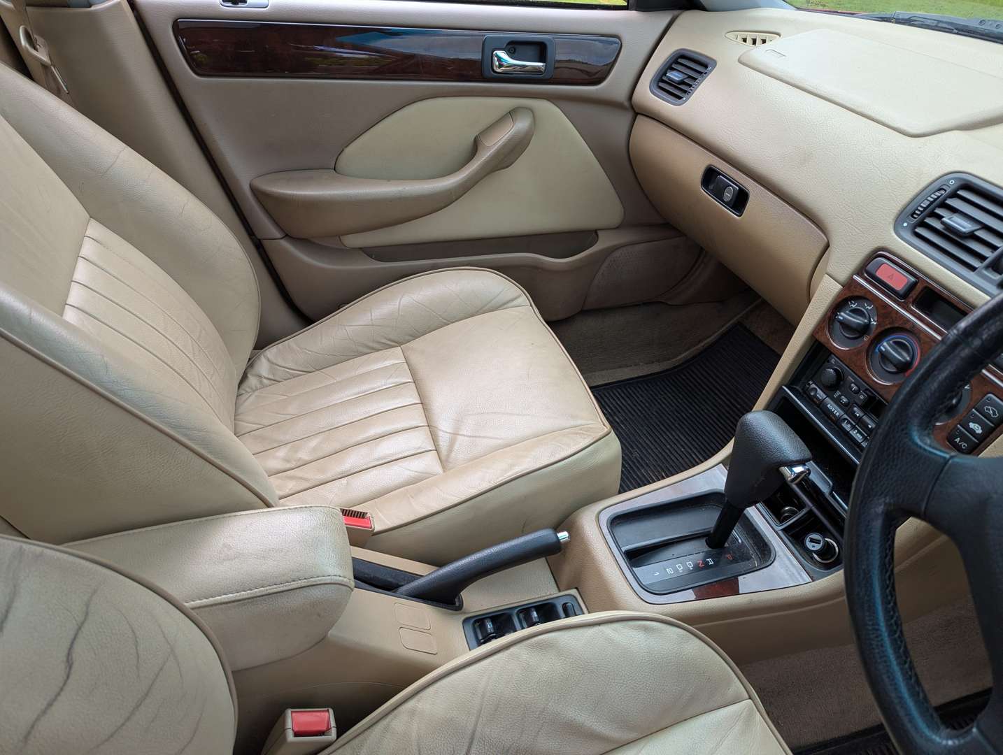 <p>1998 ROVER 623 GSI AUTO</p>