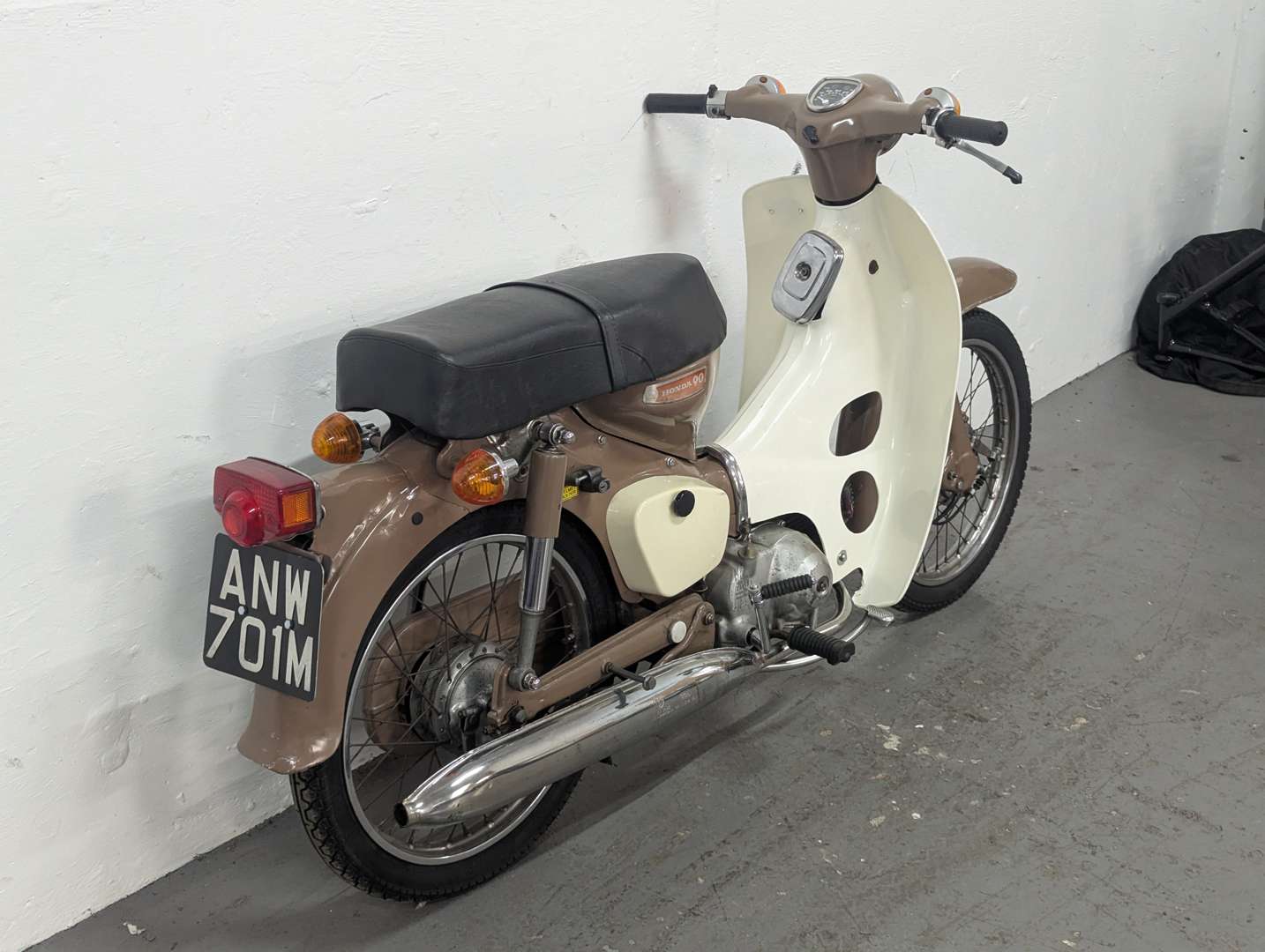 <p>1973 HONDA C90</p>
