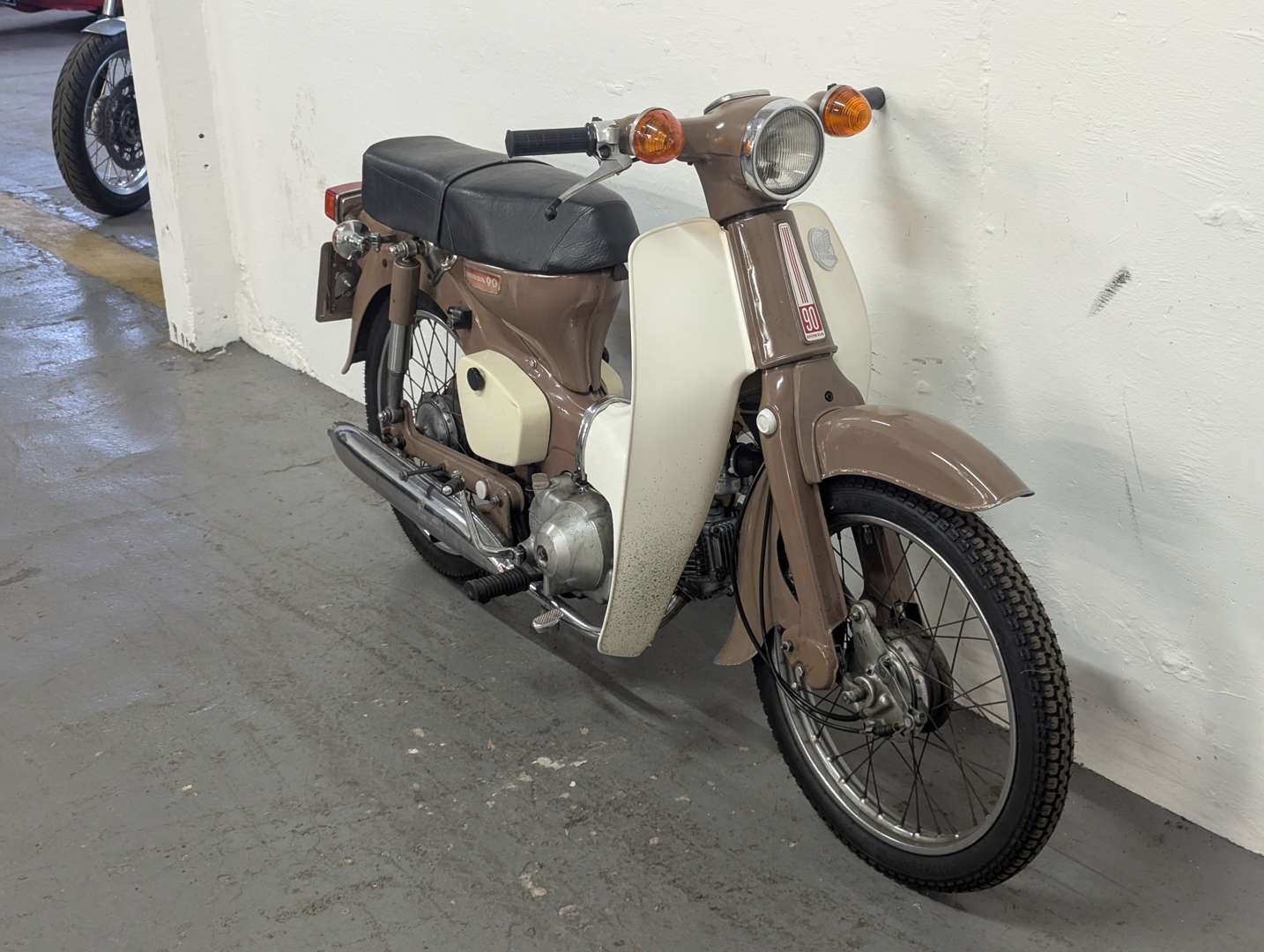 <p>1973 HONDA C90</p>